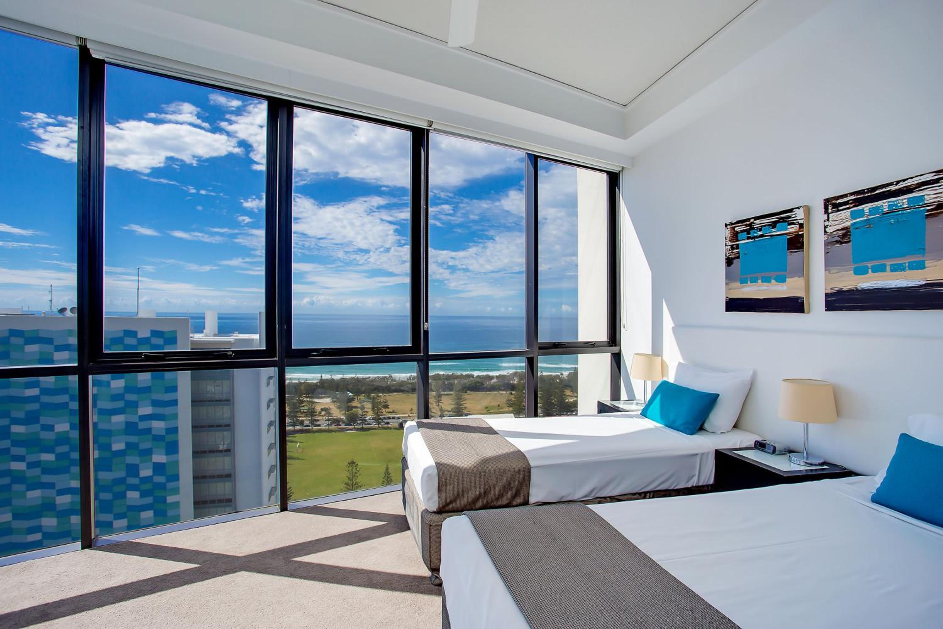 Two-Bedroom Apartment With Ocean View - Photo 12