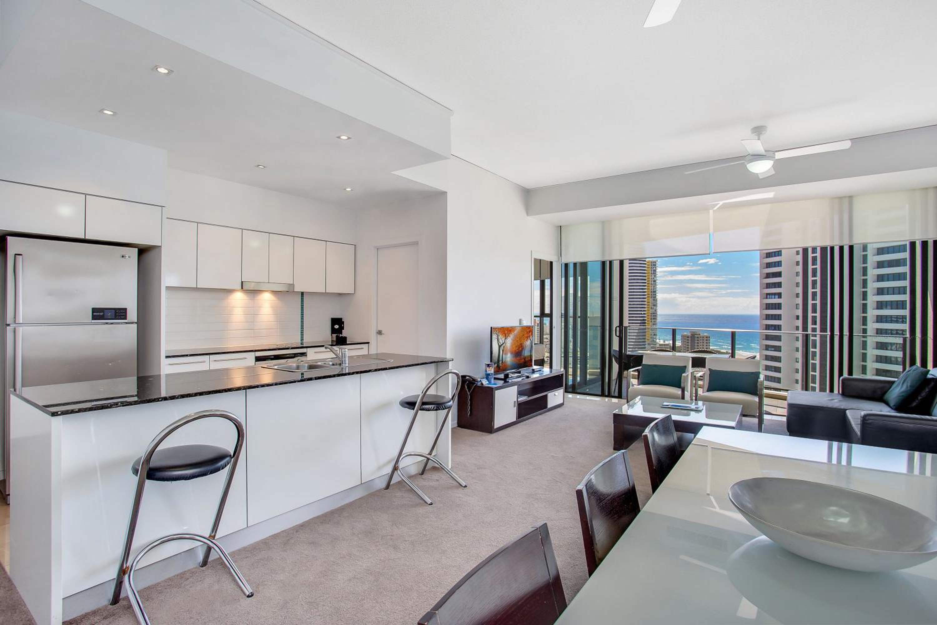 Two-Bedroom Apartment With Ocean View - Photo 6