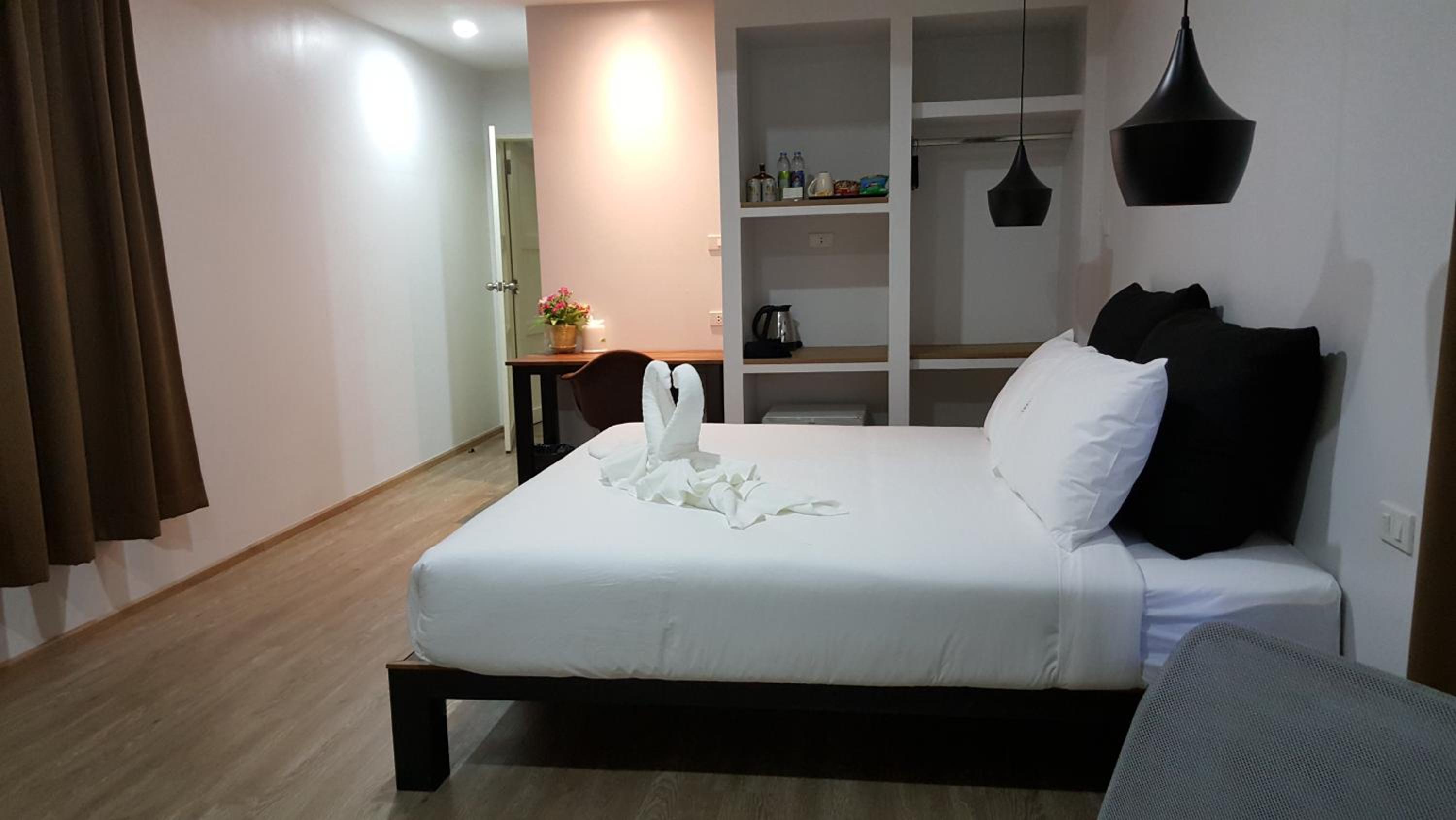 Standard King Room photo 2