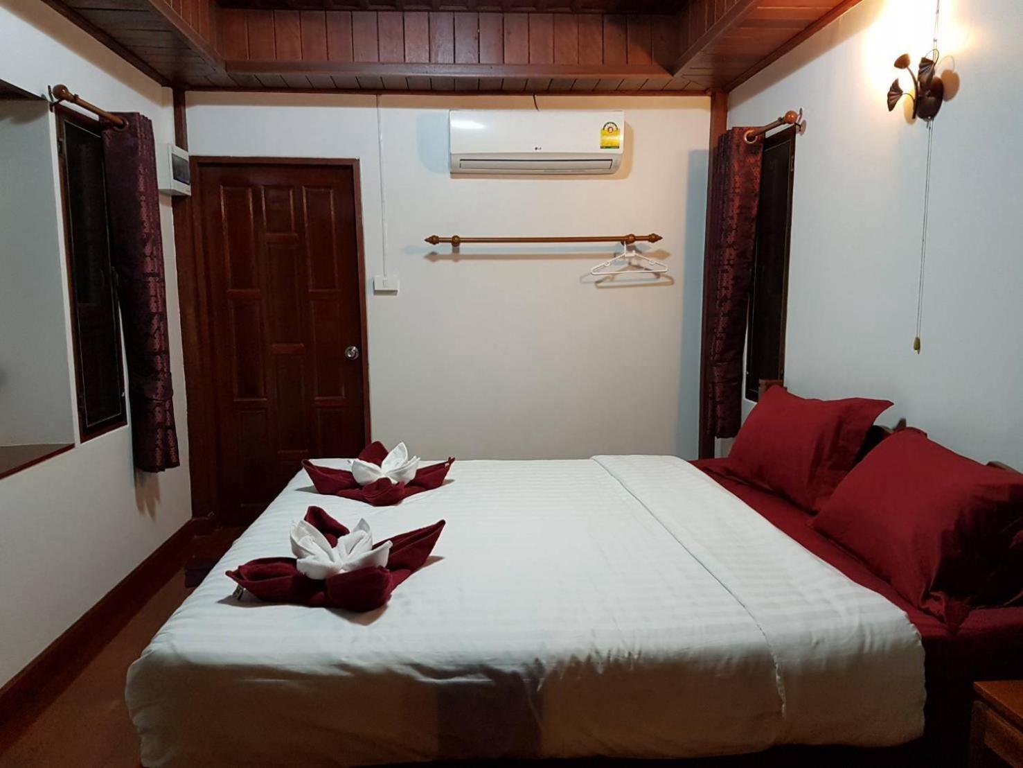 One-Bedroom House - Photo 7
