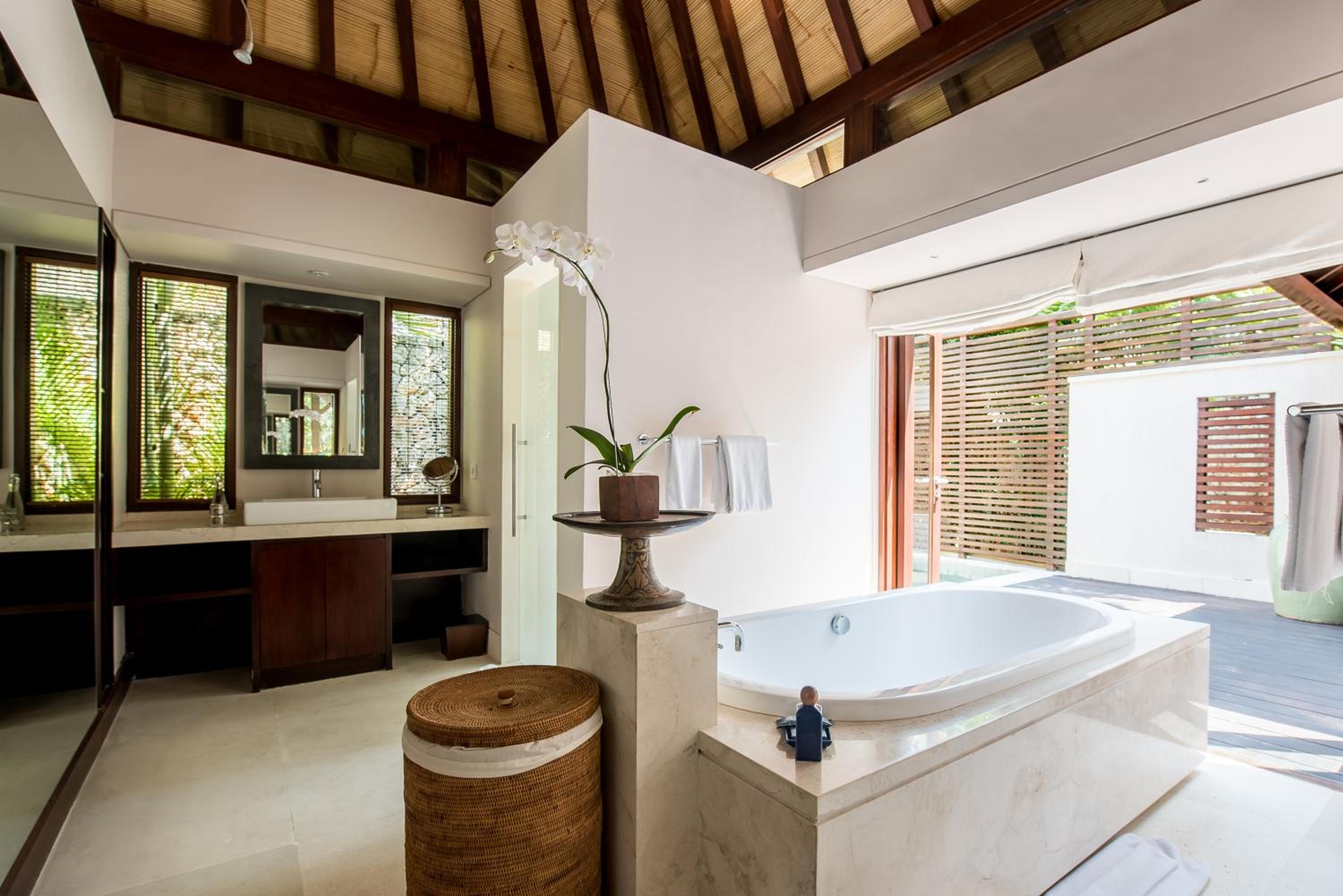 One-Bedroom Suite with Plunge Pool