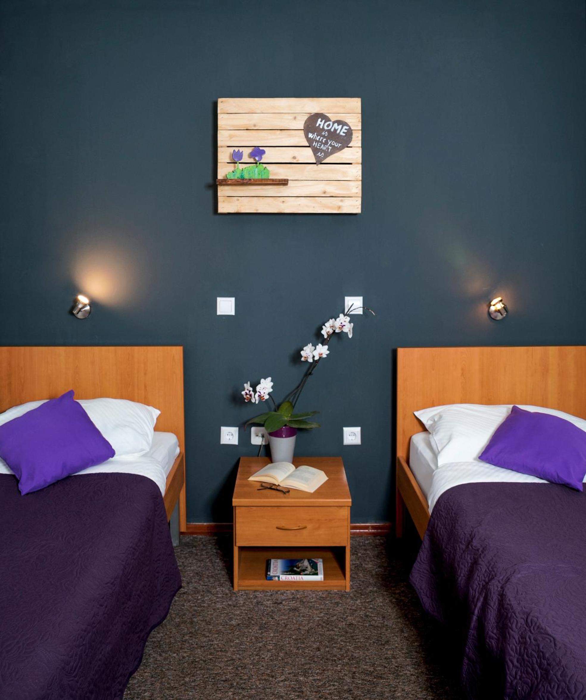 Economy Twin Room