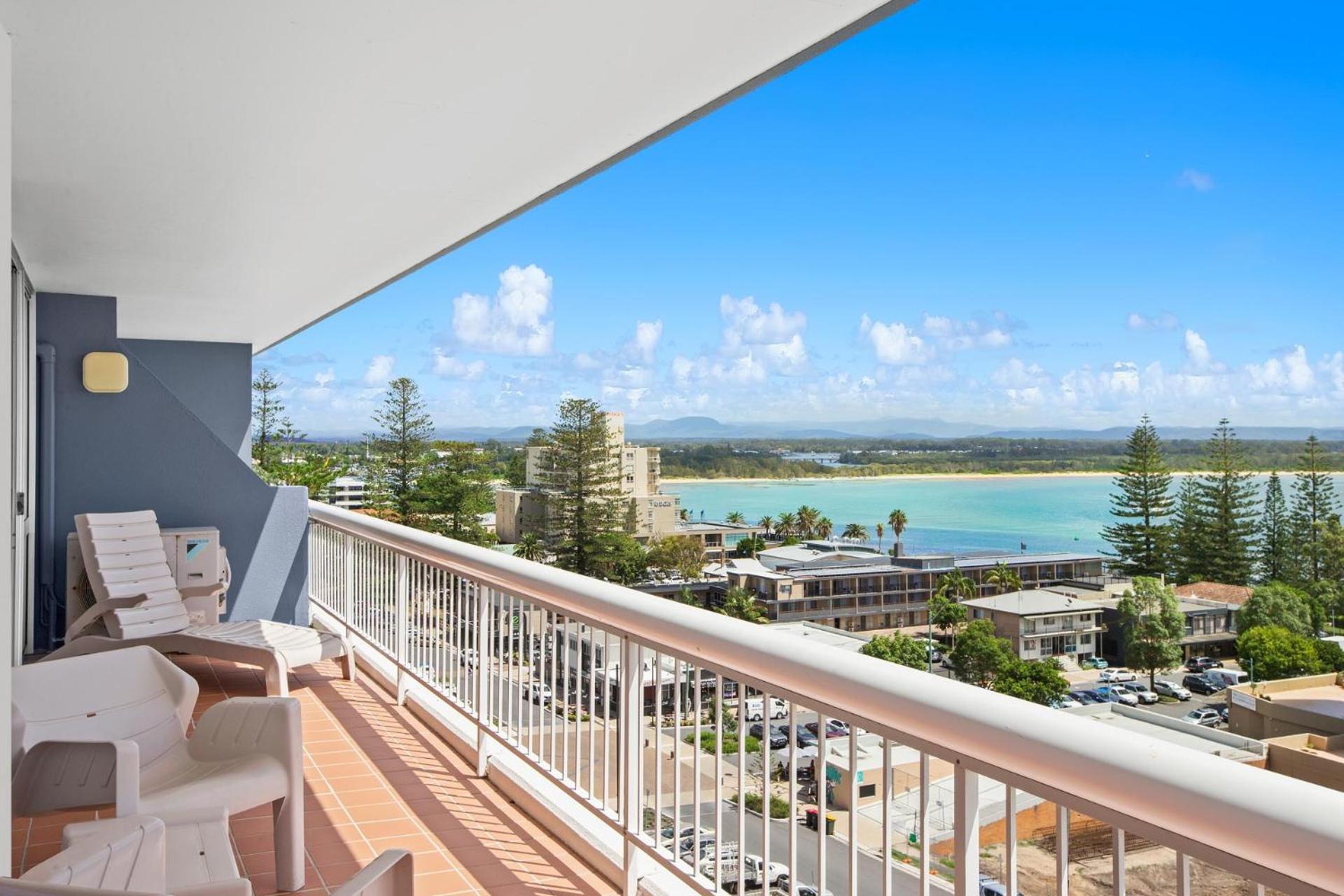 One-Bedroom Apartment with Water View photo 3