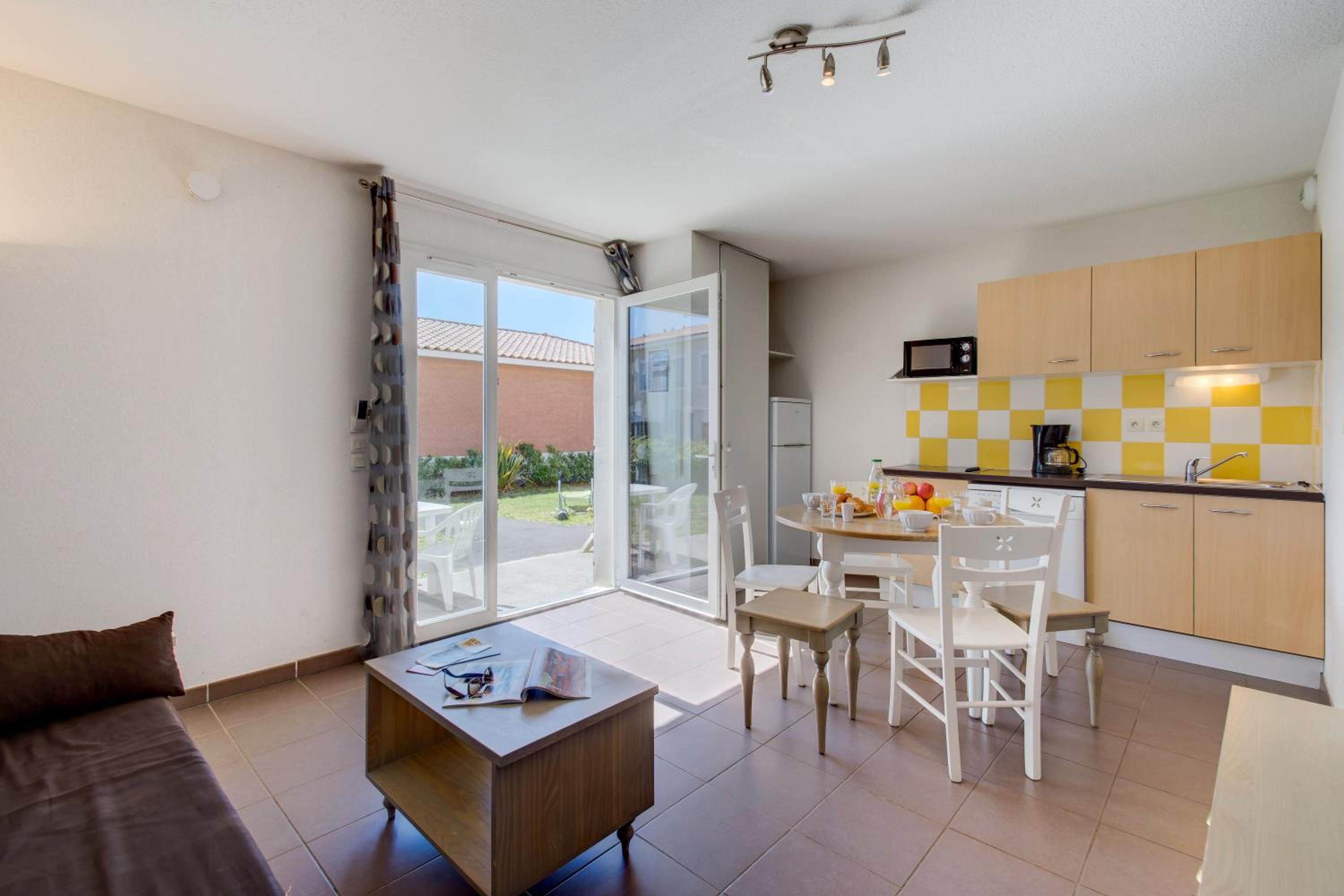 One-Bedroom House (6 Adults) - Photo 10