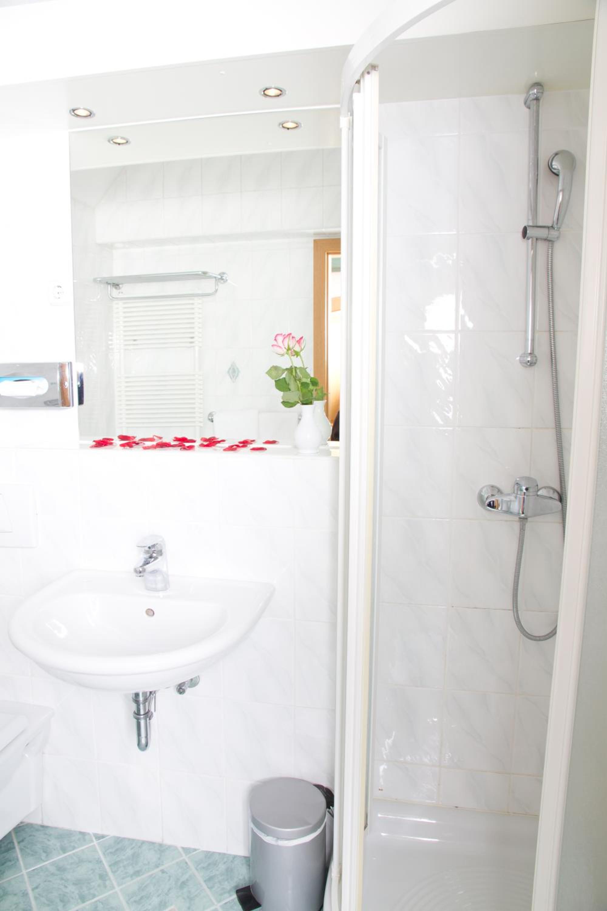 Suite - Photo 2