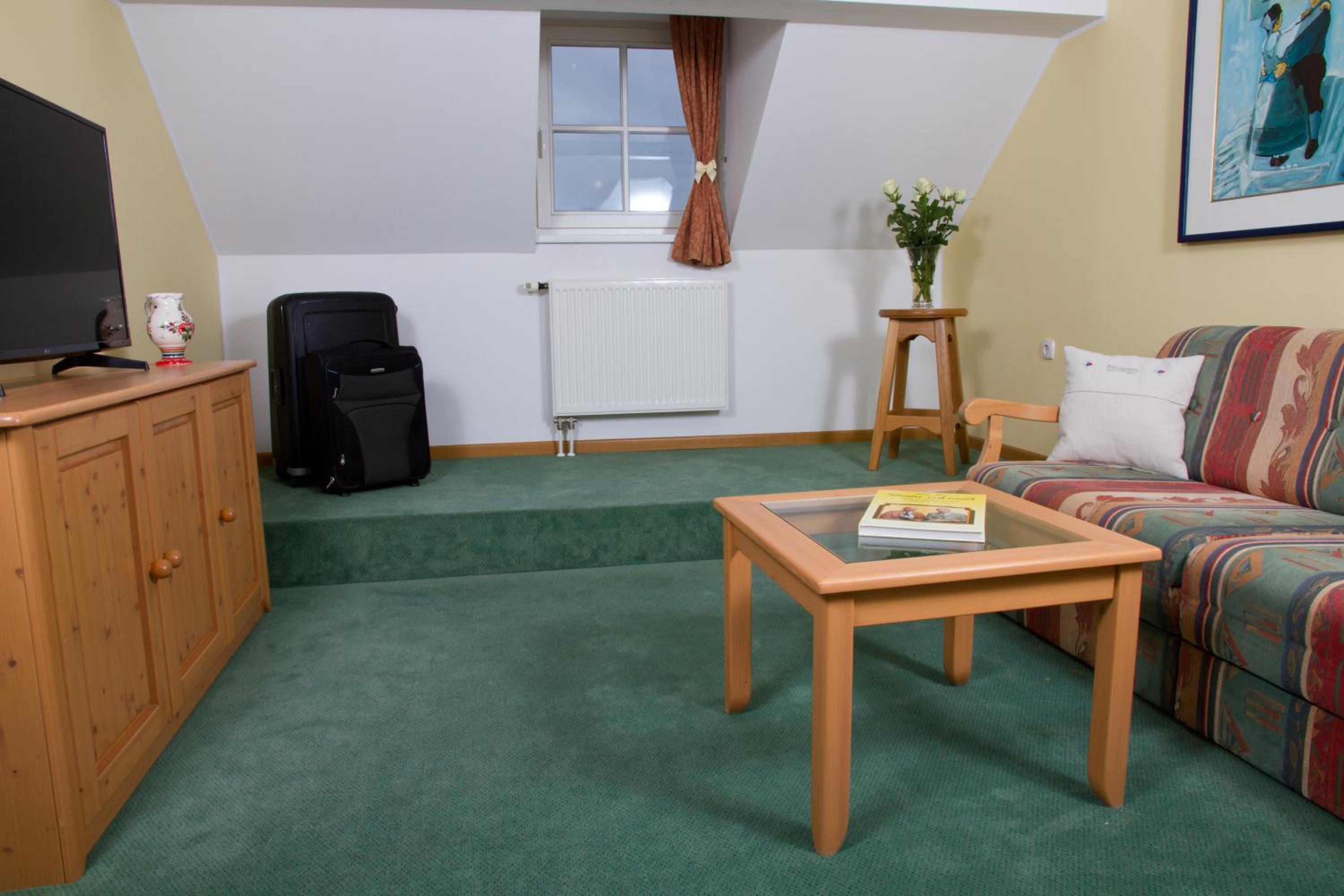 Suite - Photo 3