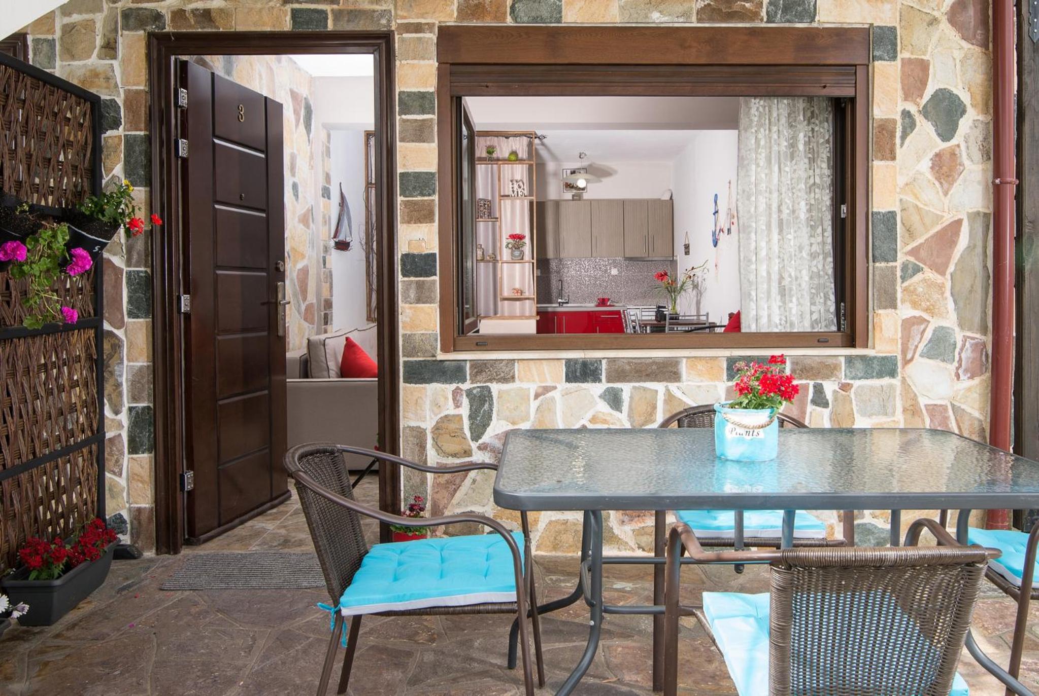 One-Bedroom Apartment (5 Adults) - Ground Floor photo 3