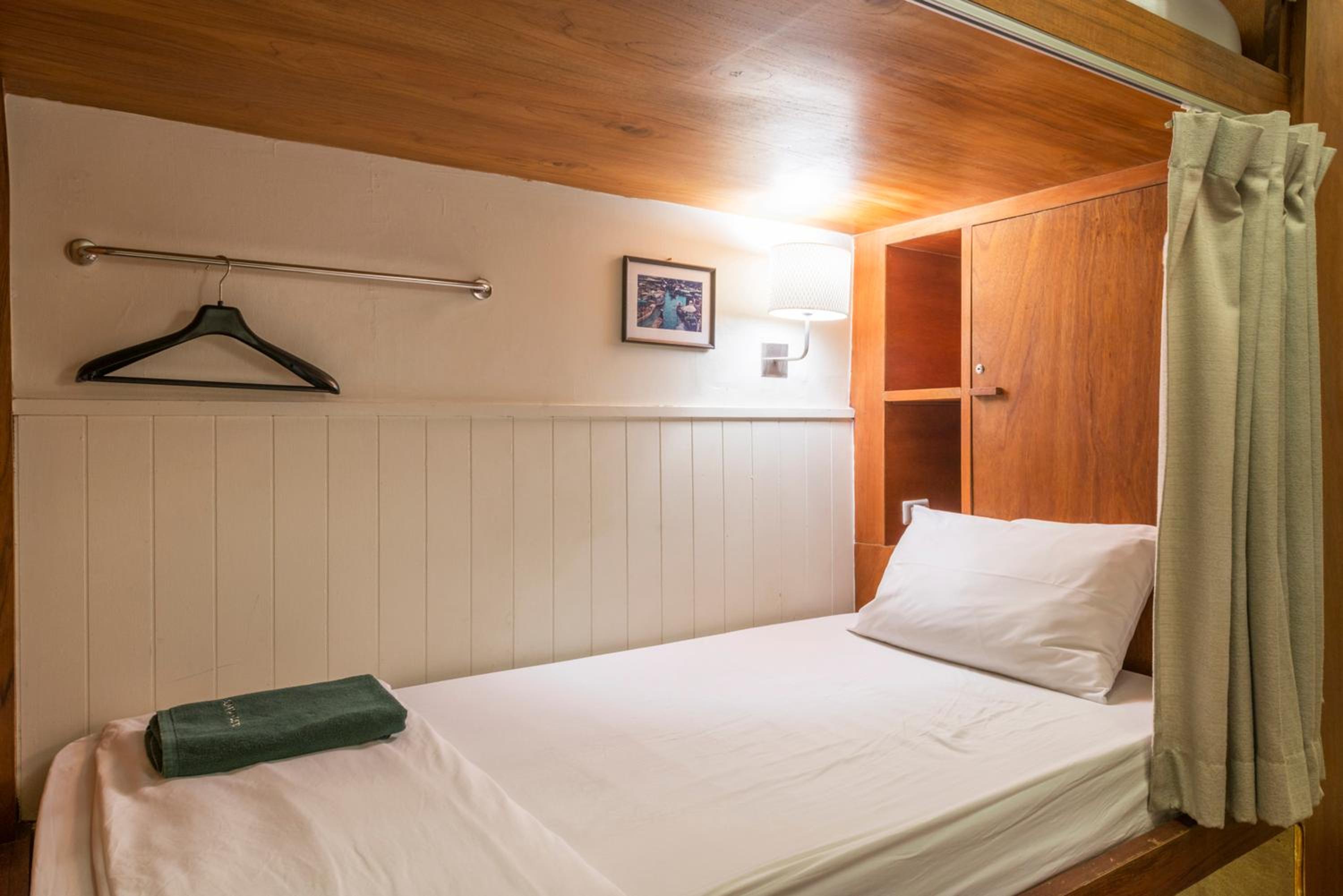 Bed in 4-Bed Dormitory Room photo 3