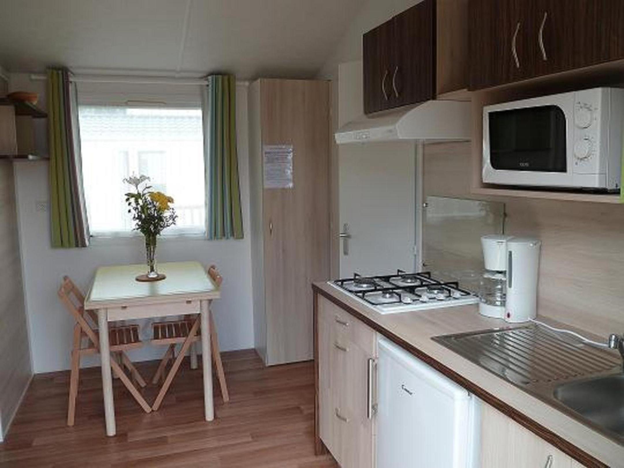 Mobile Home photo 3