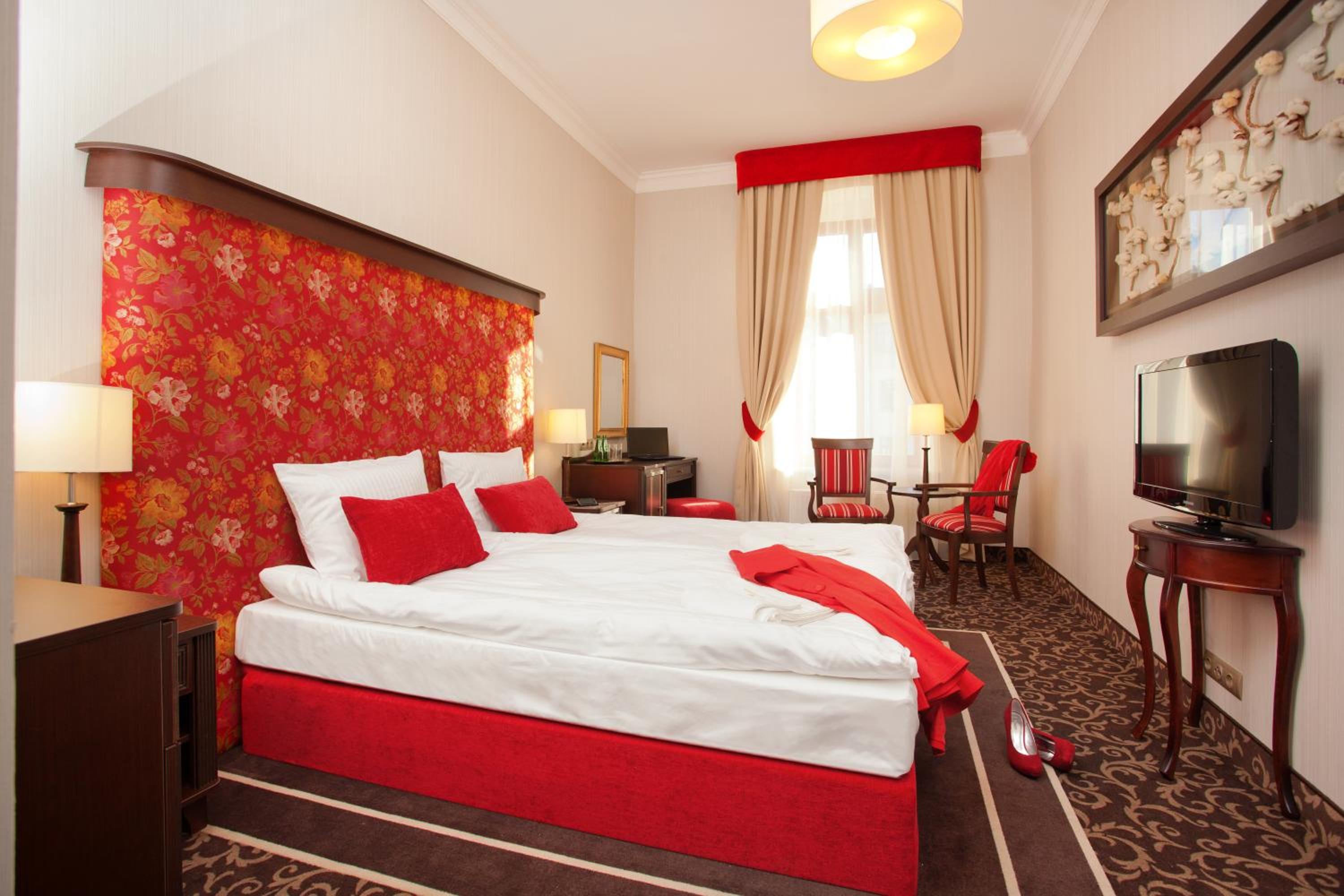 Deluxe Double or Twin Room photo 2