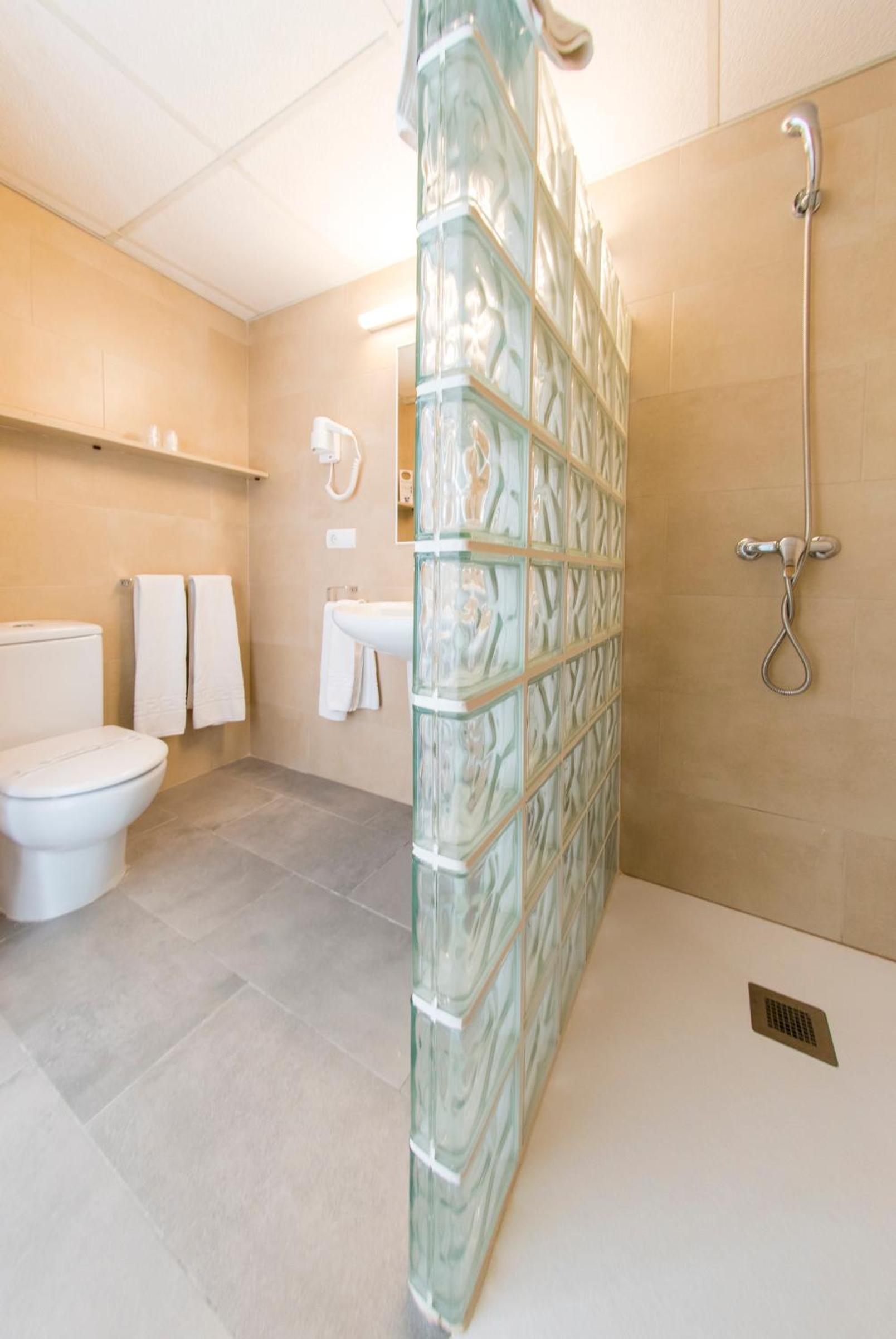 Double or Twin Room photo 2