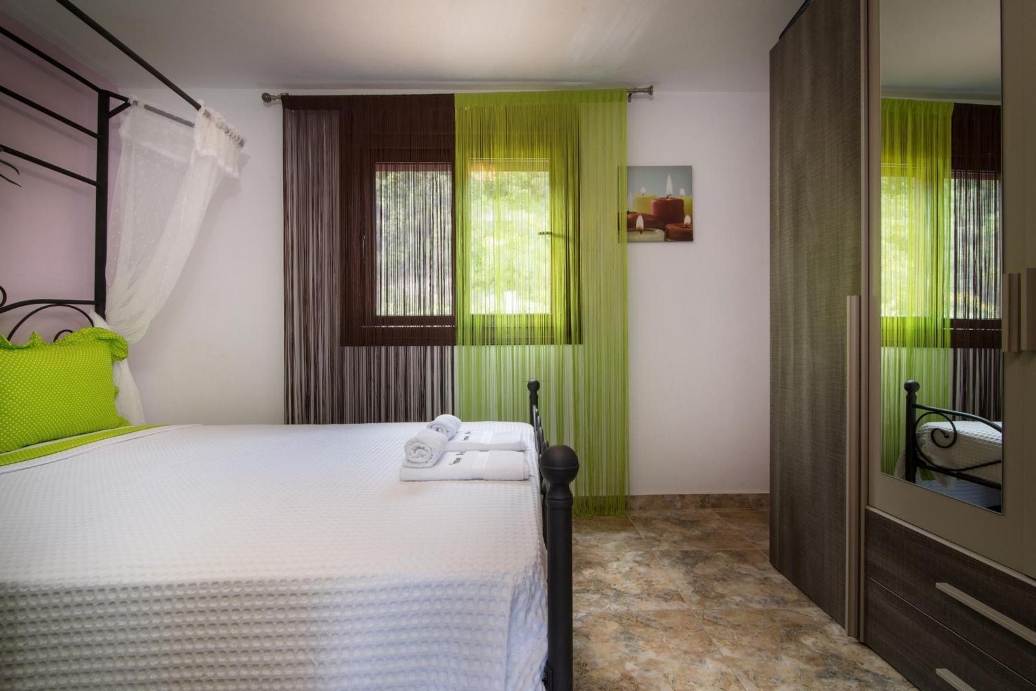 Maisonette (3 Level) photo 2