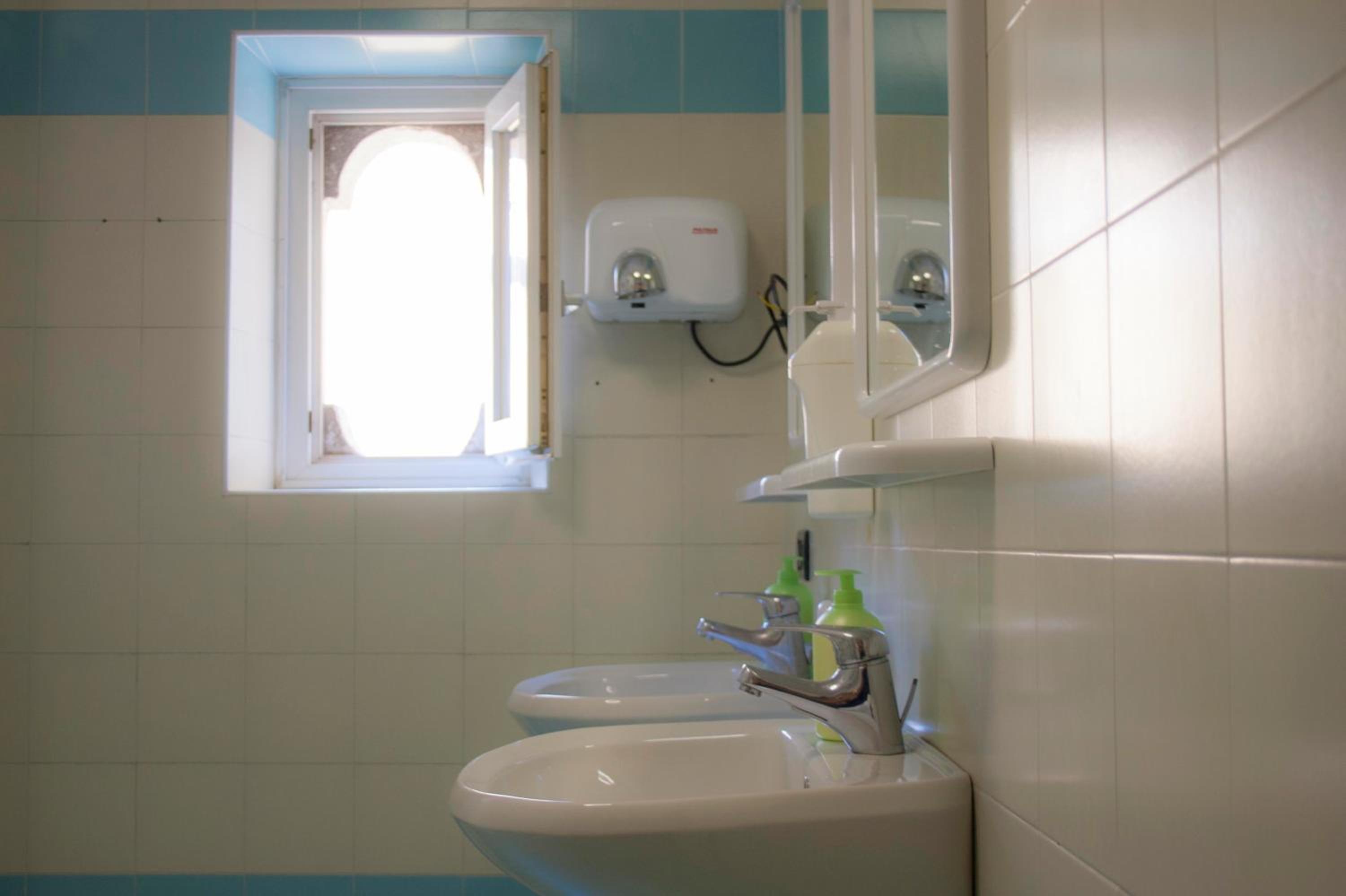 Triple Room with Shared Bathroom photo 3