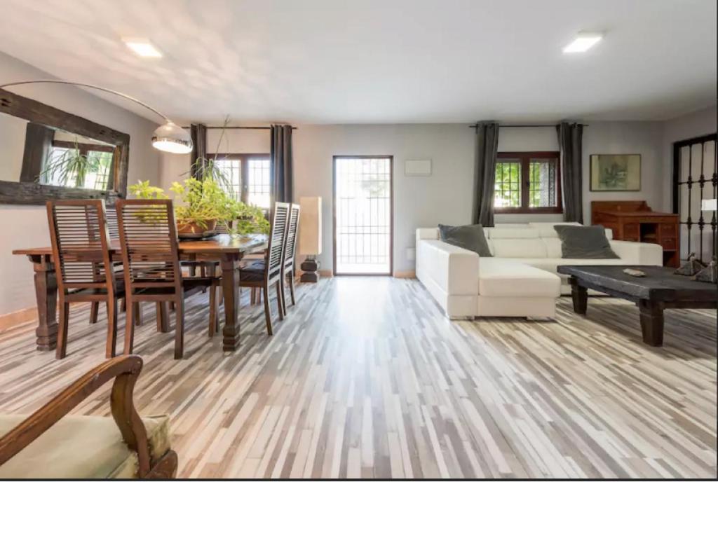 Luxury Apartment with Private pools, Spa and Parking - Photo 1