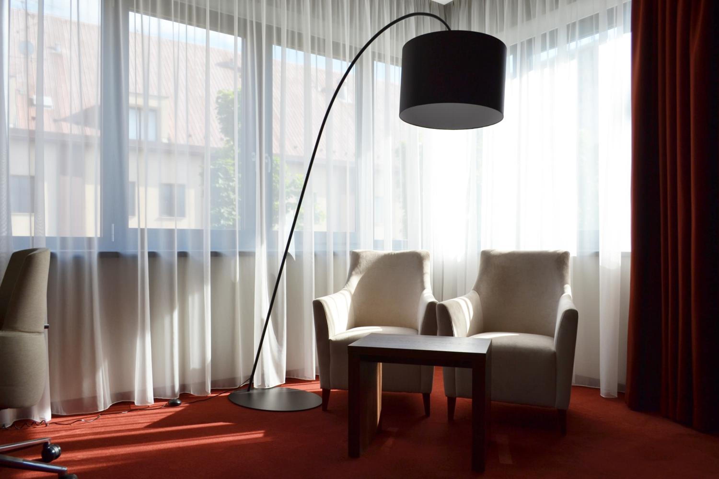 Double or Twin Room with City View - Photo 2