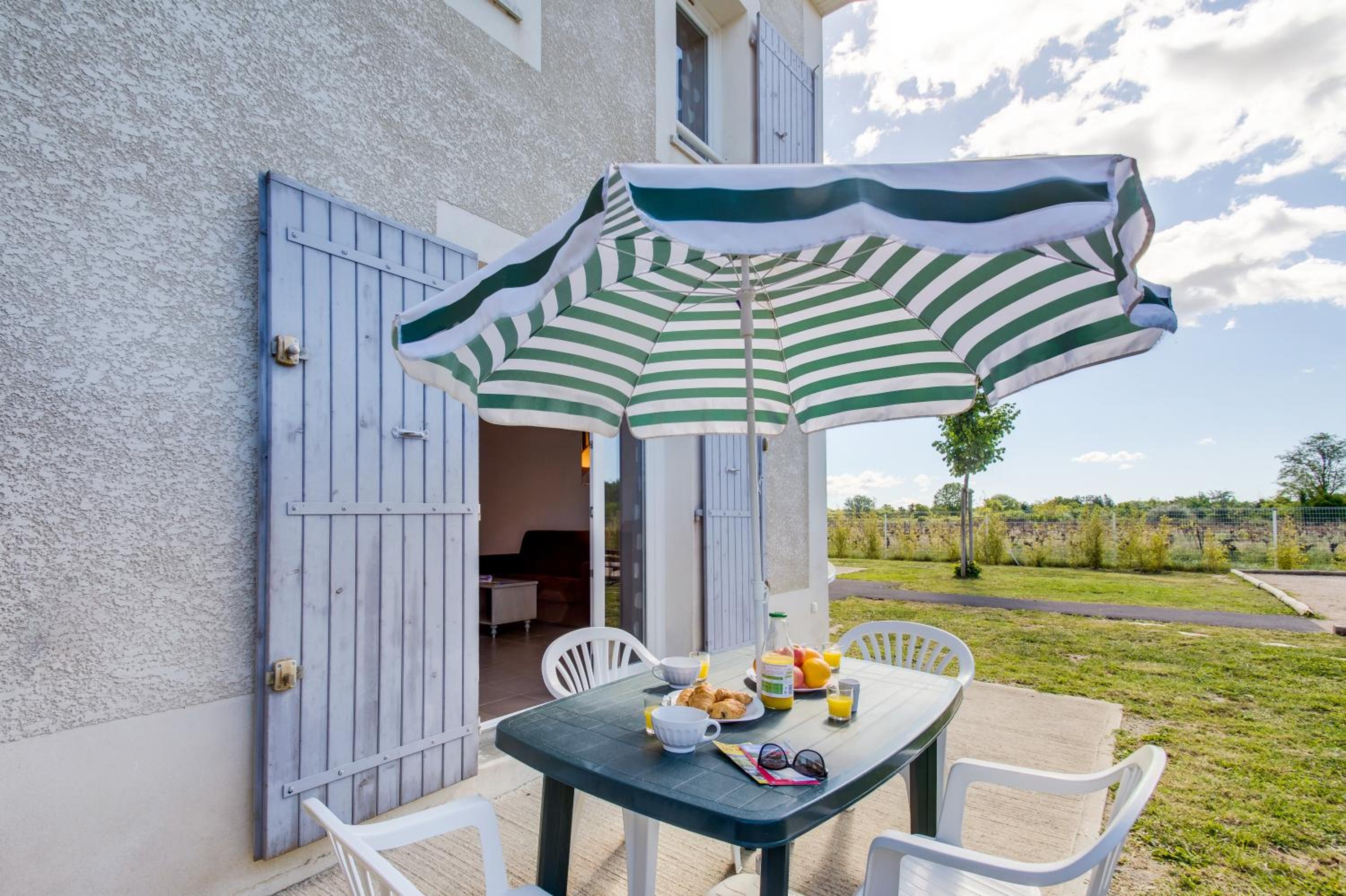 Two-Bedroom House (6 Adults) - Photo 7