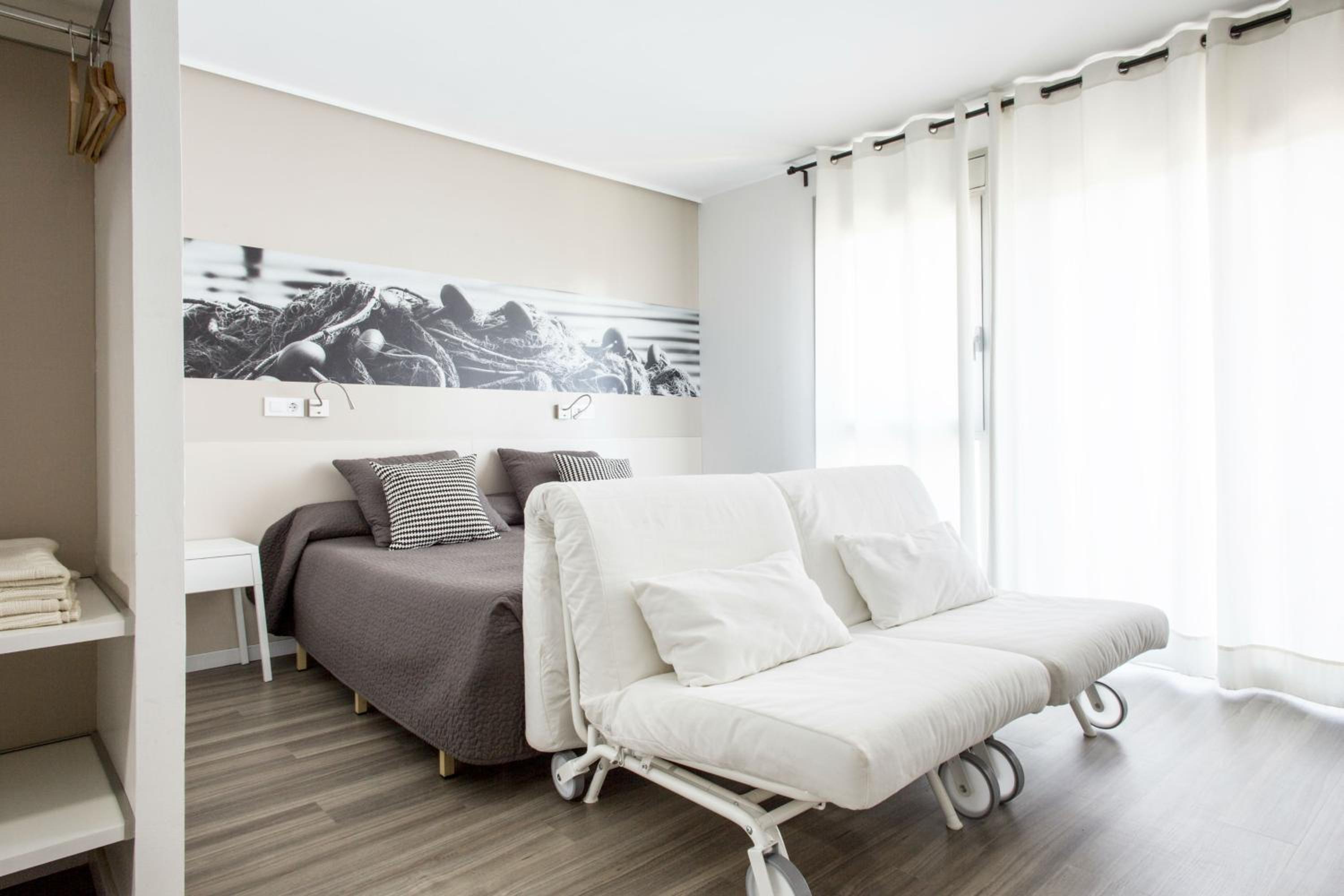 Estudio Familiar Ejecutivo (2 adultos + 2 niños)