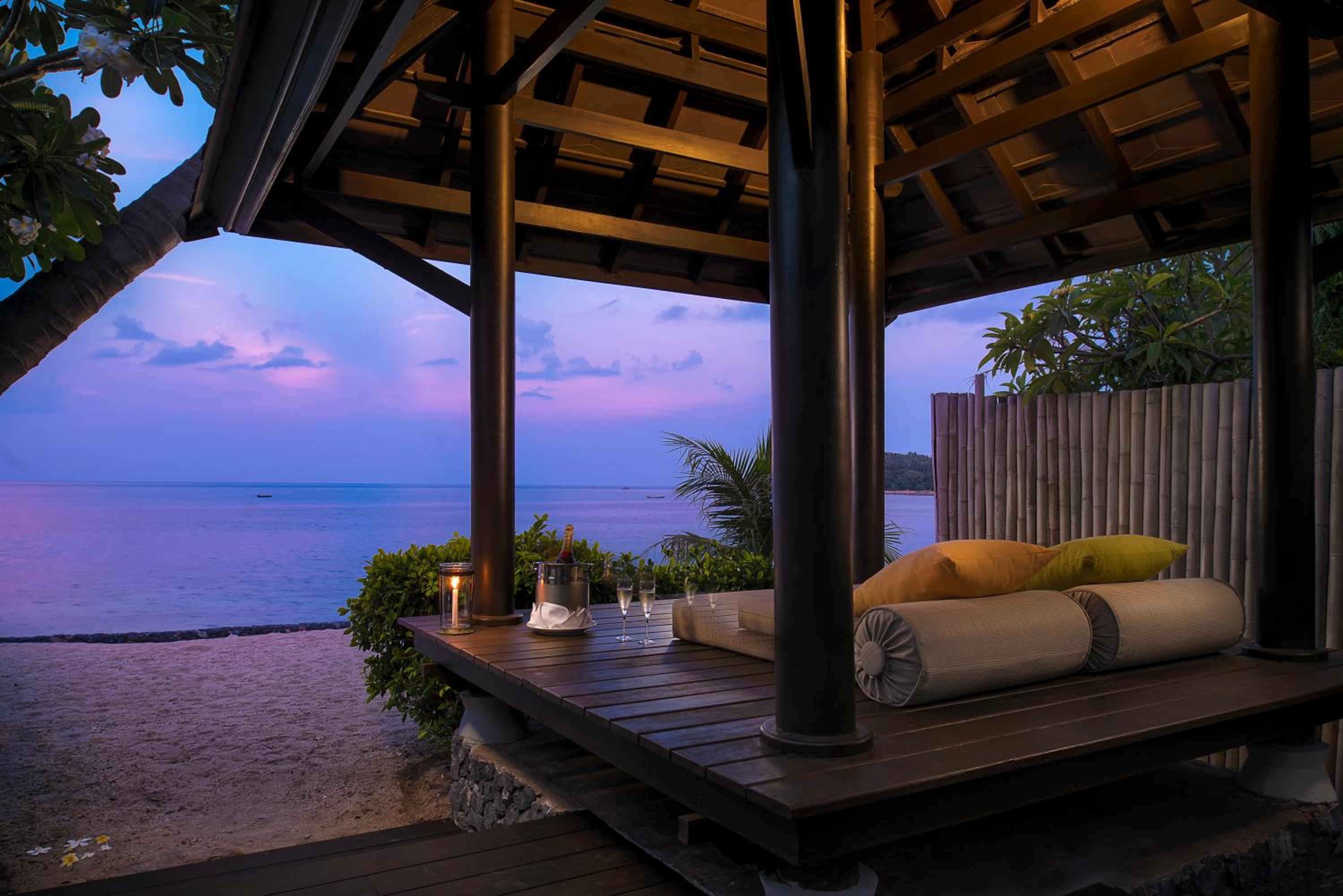 Beachfront Pool Villa Suites photo 3