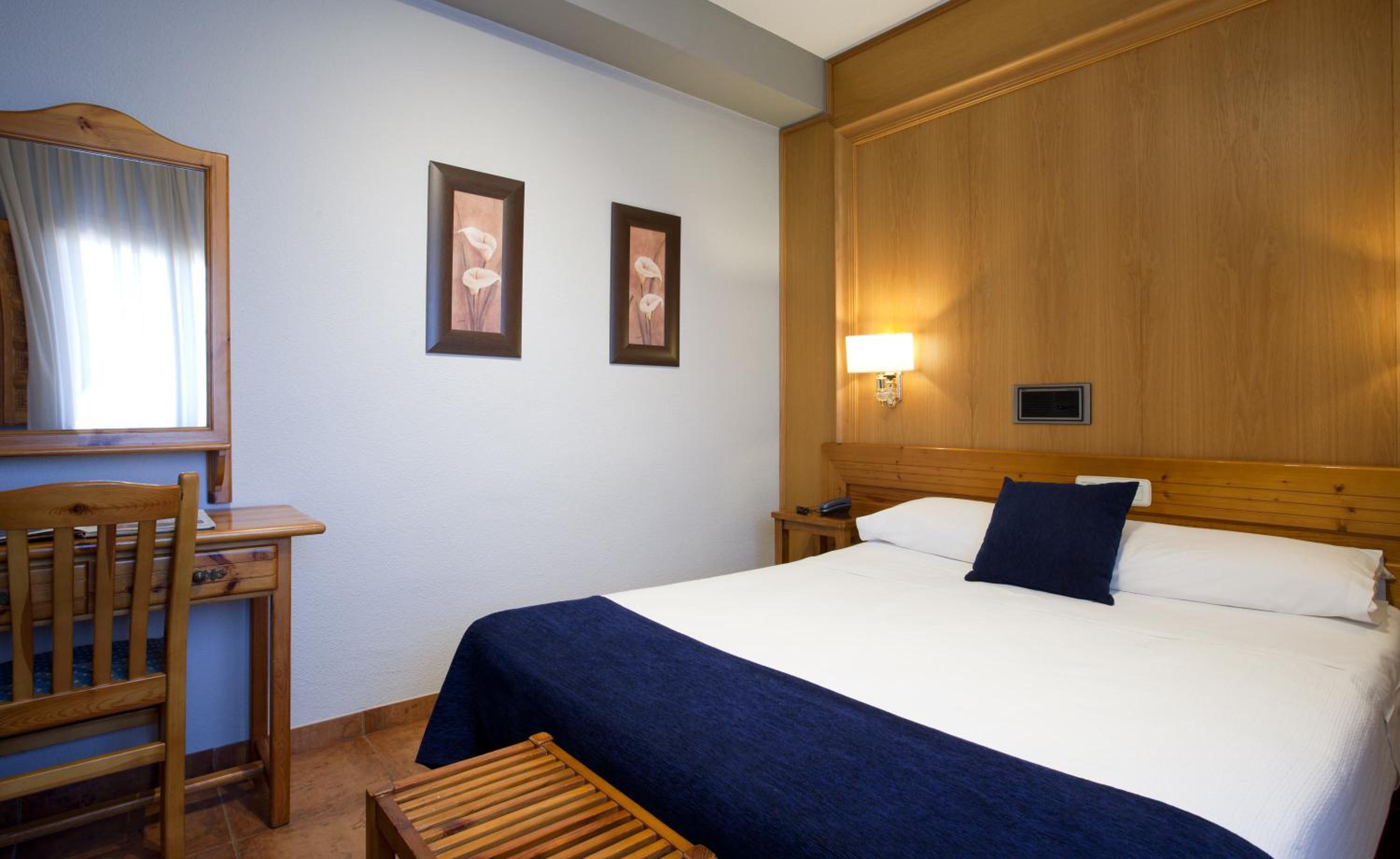 Double Room - Photo 6