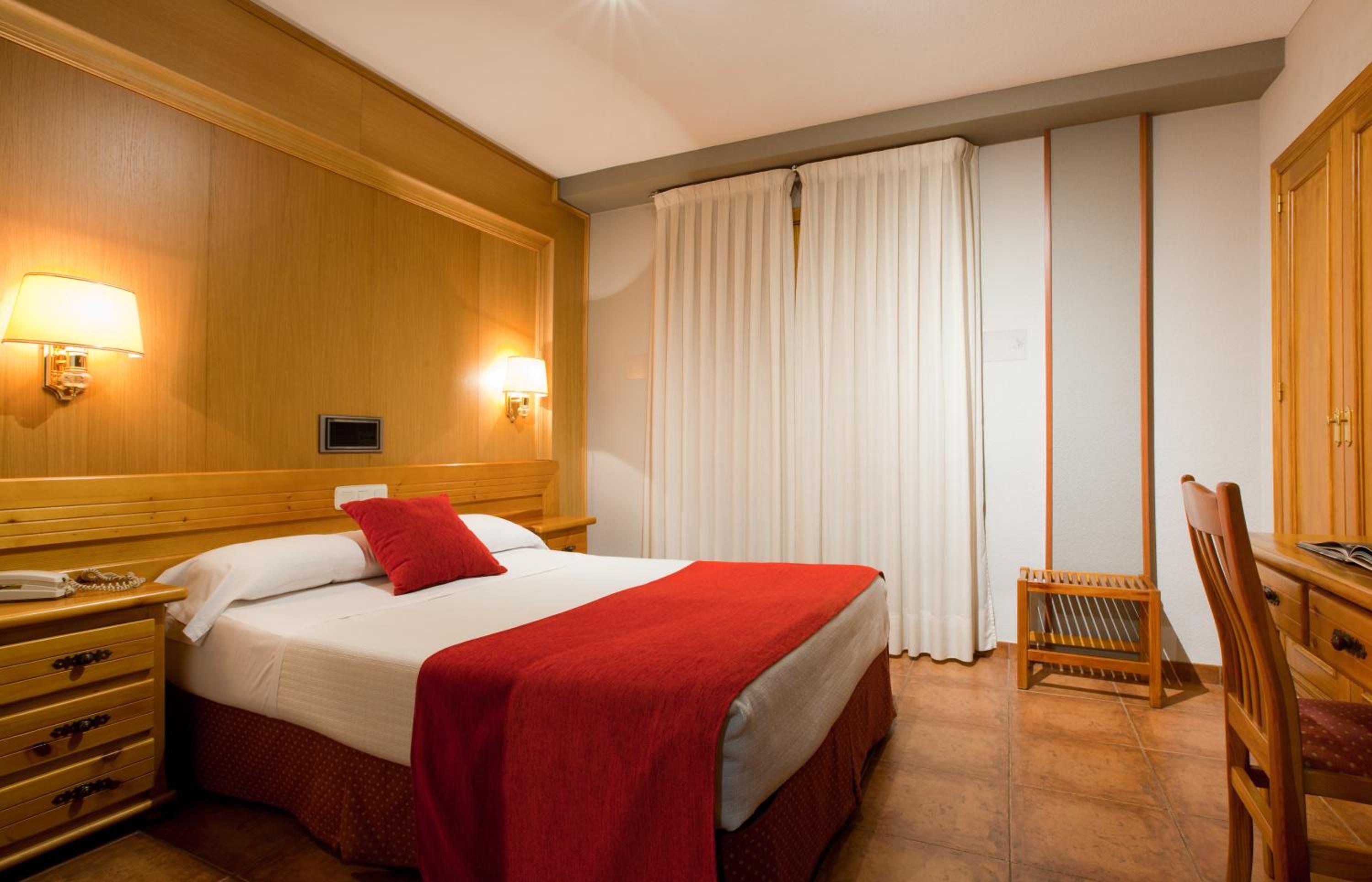 Double Room - Photo 8