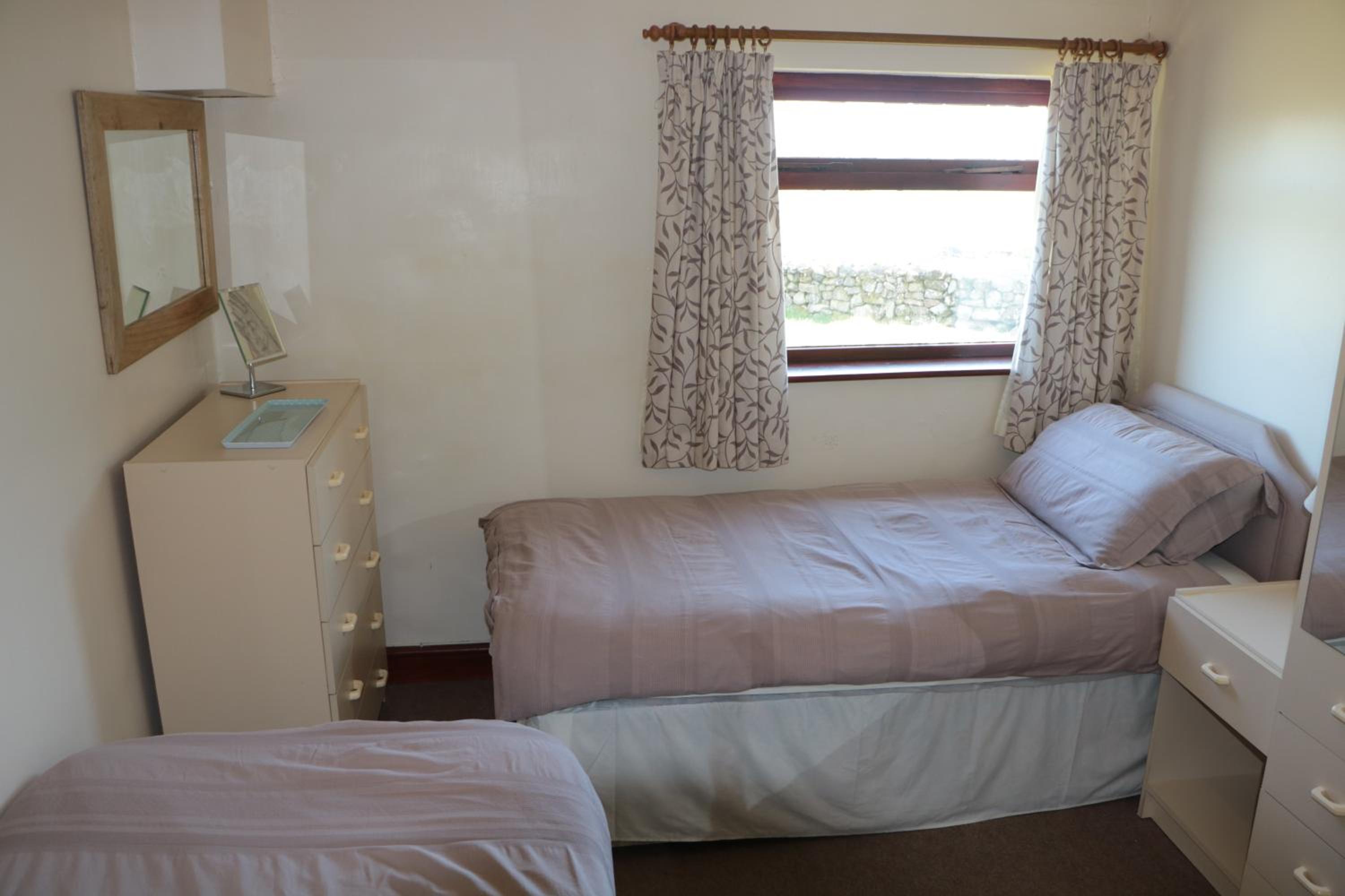Three-Bedroom House - Photo 10