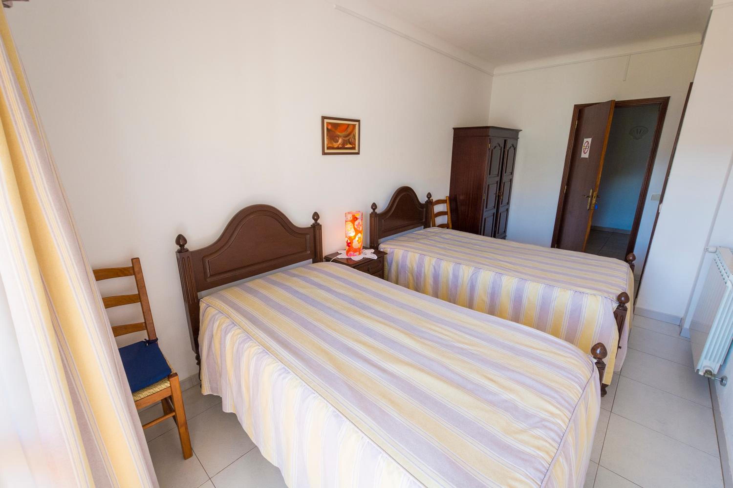 Twin Room - Photo 7