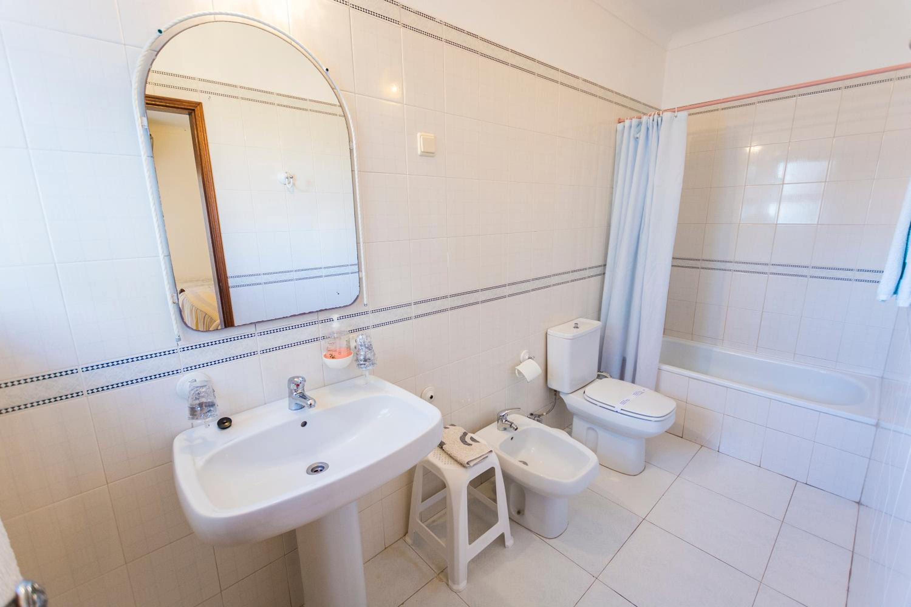 Double Room - Photo 8