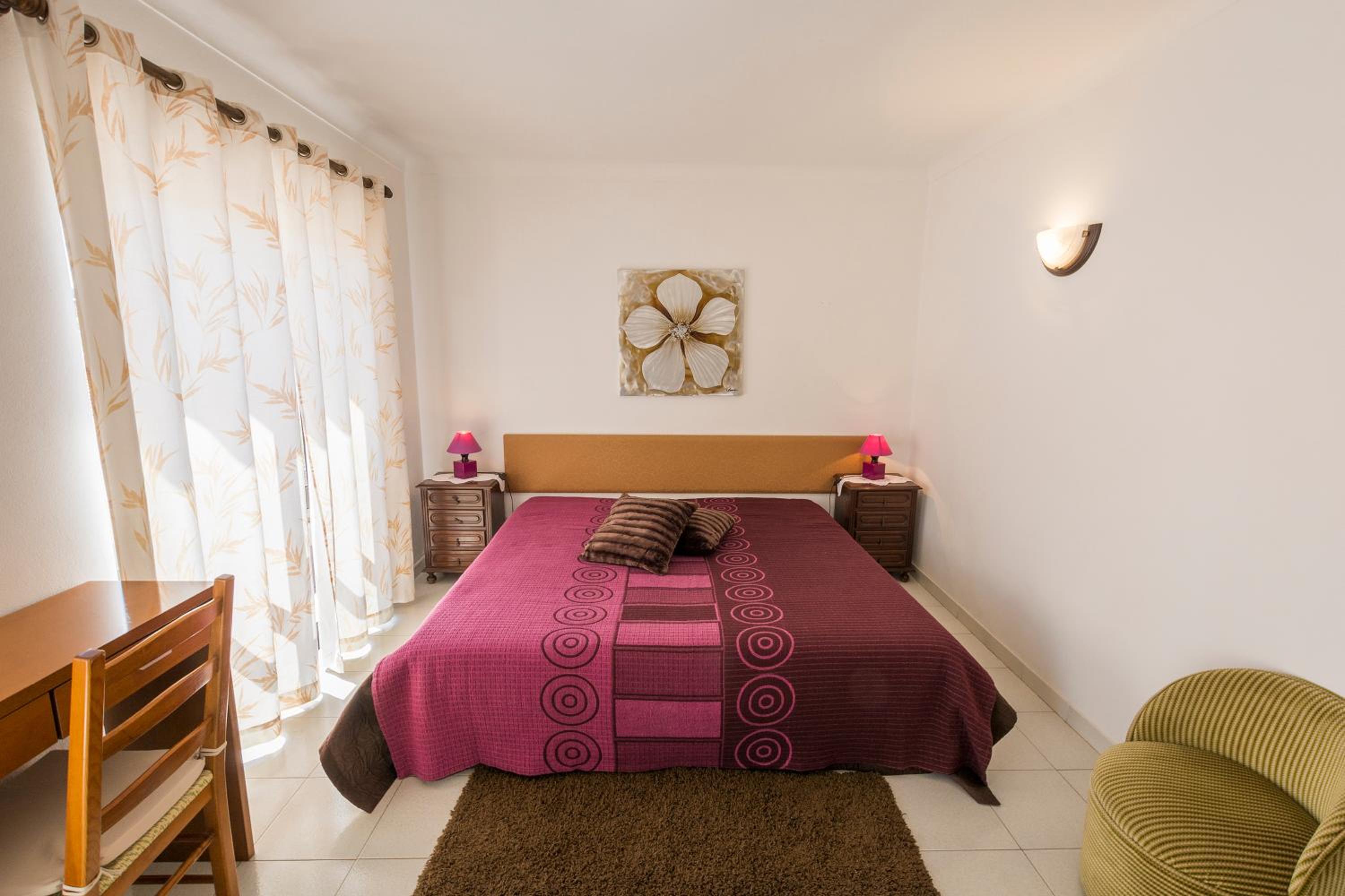 Double Room - Photo 6
