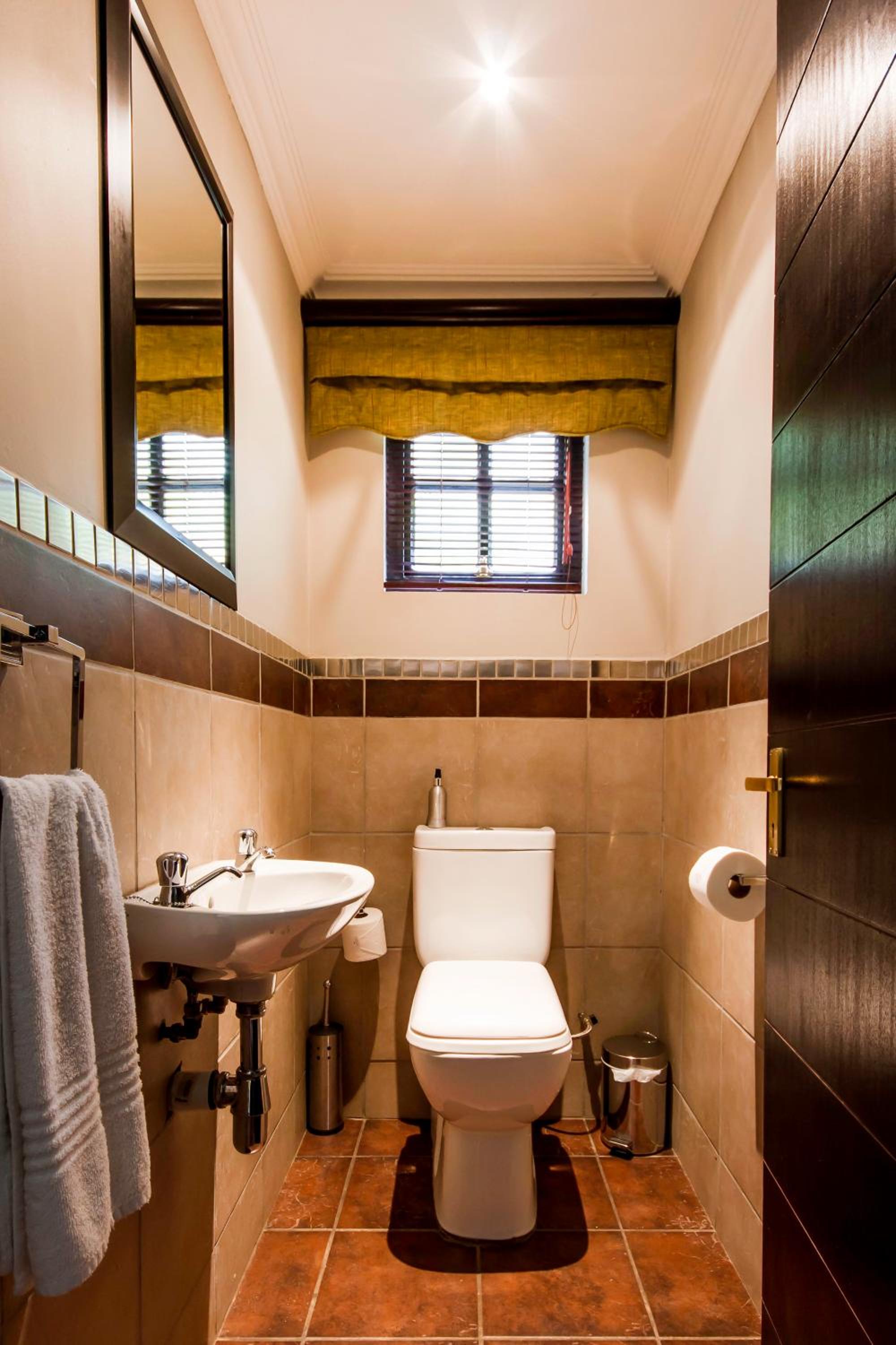 Deluxe King Suite - Photo 14