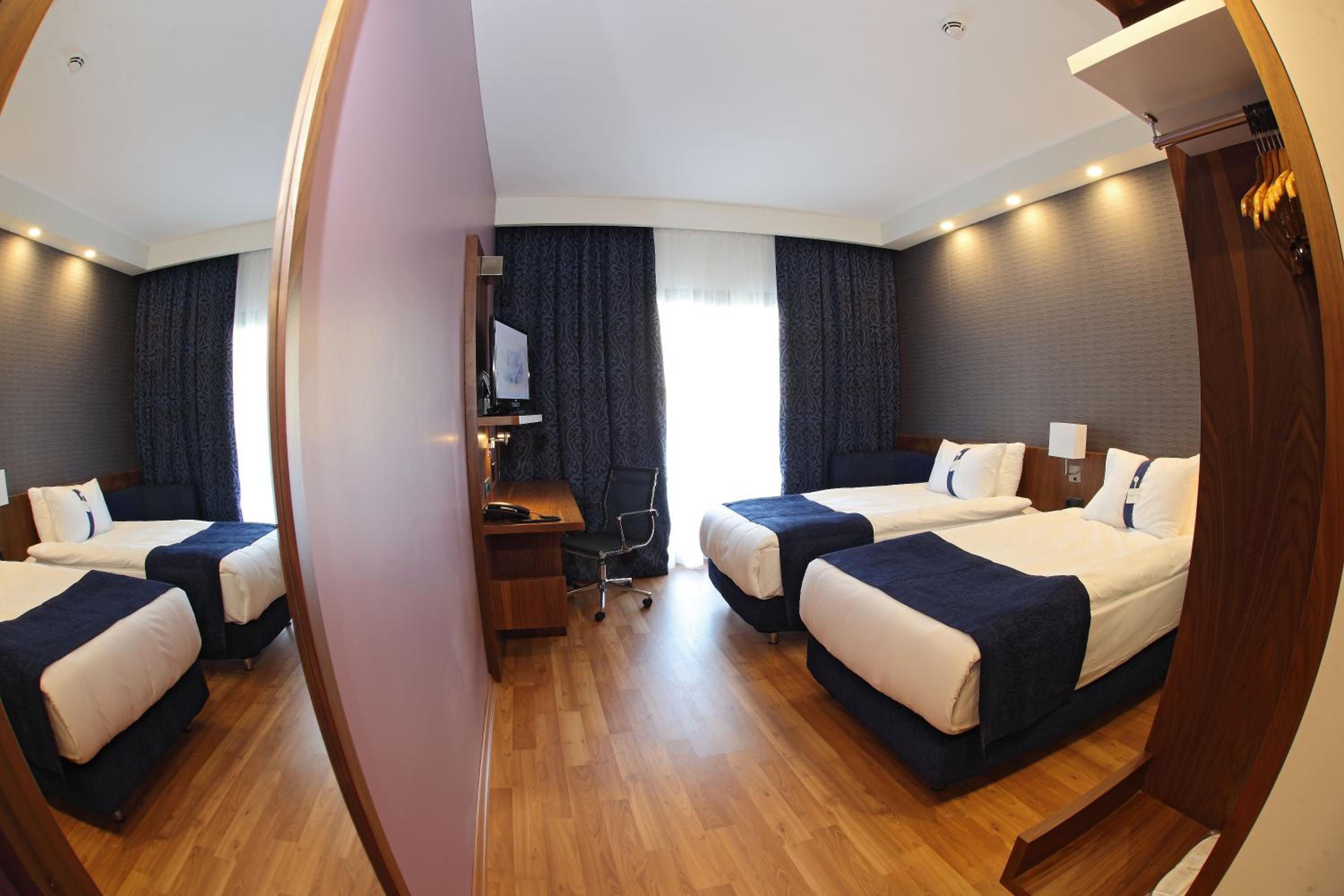 Standard Twin Room - Free Breakfast photo 2