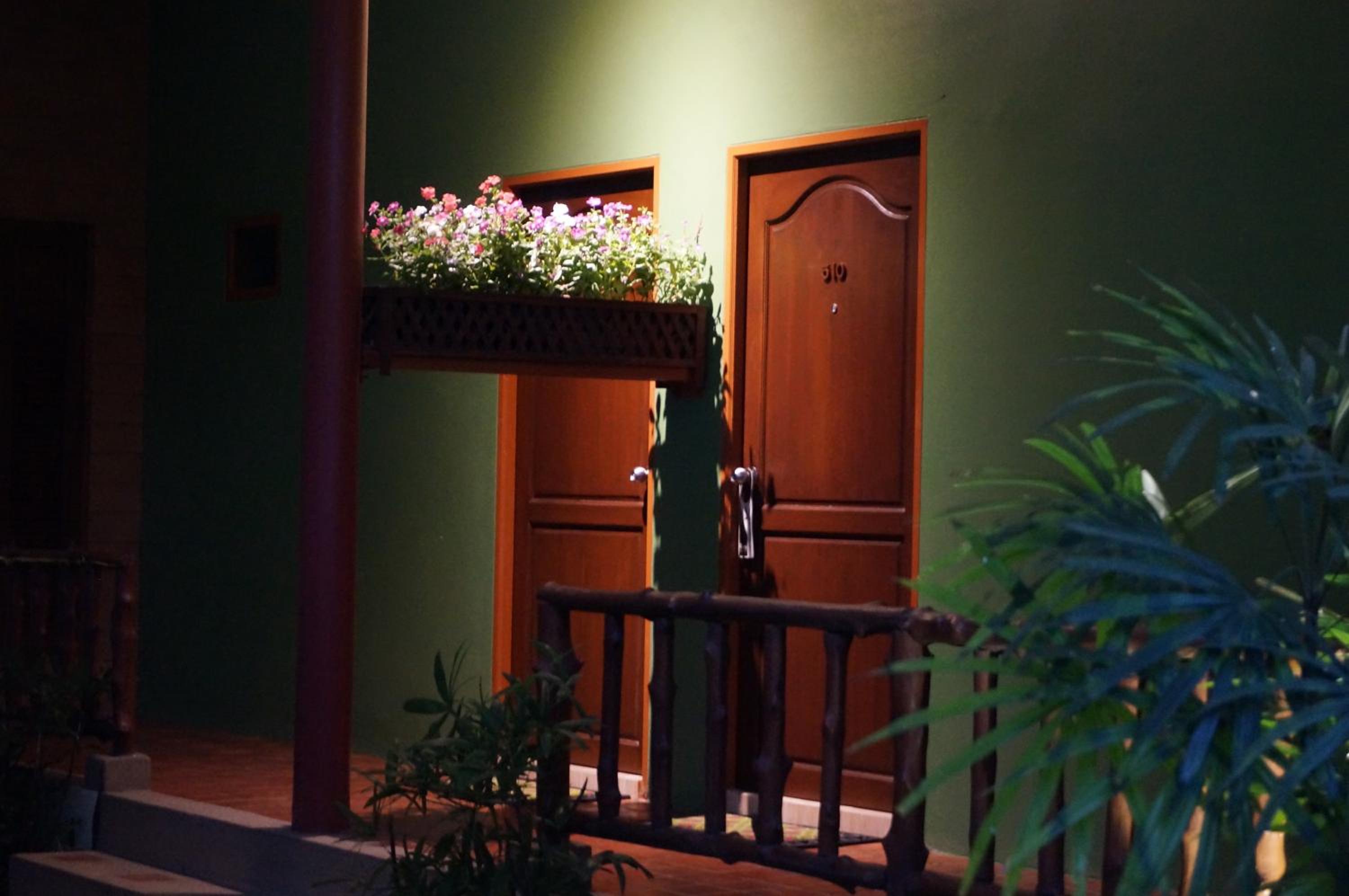 Deluxe Room - Photo 12