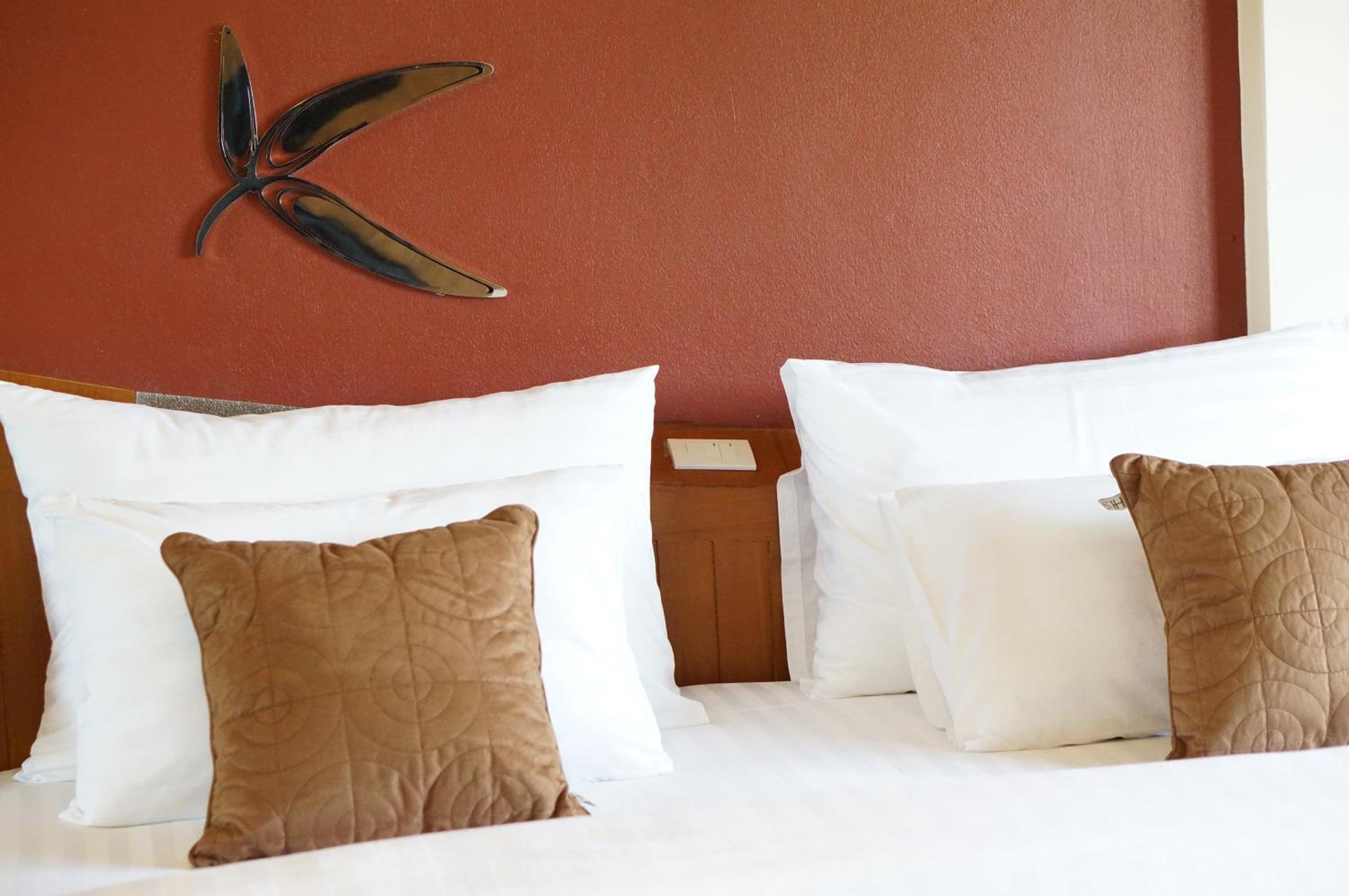 Deluxe Room - Photo 2
