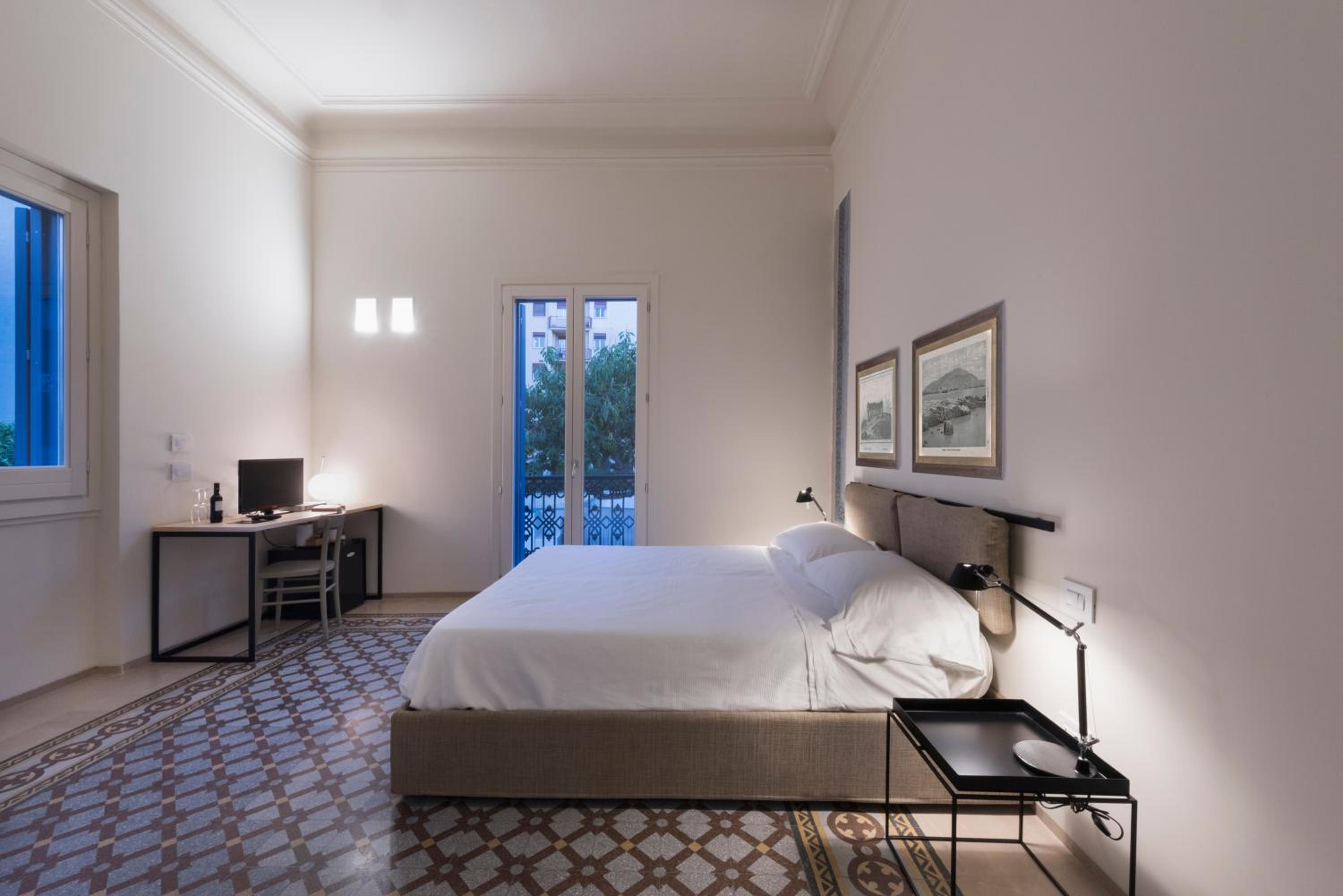 Deluxe Double Room with Extra Bed photo 3