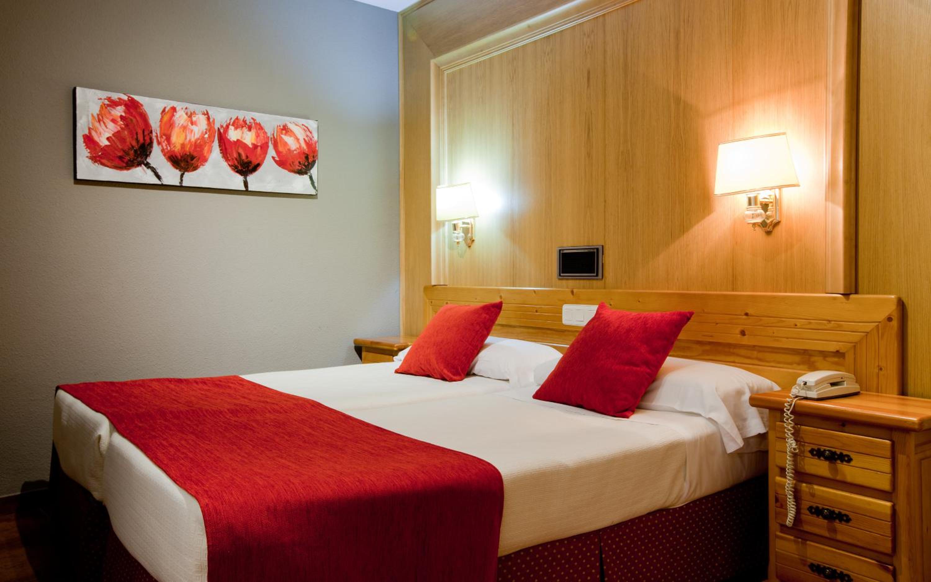 Twin Room - Photo 10