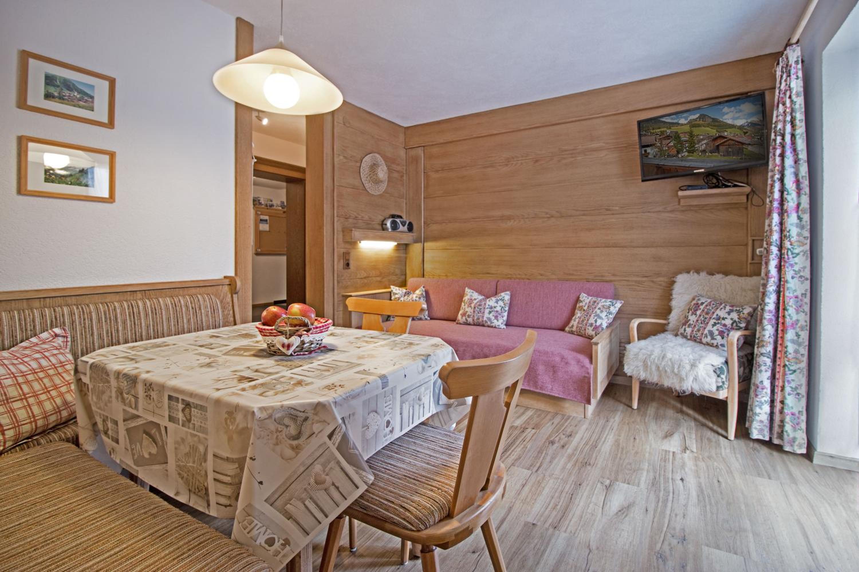 One-Bedroom Apartment with Balcony photo 1