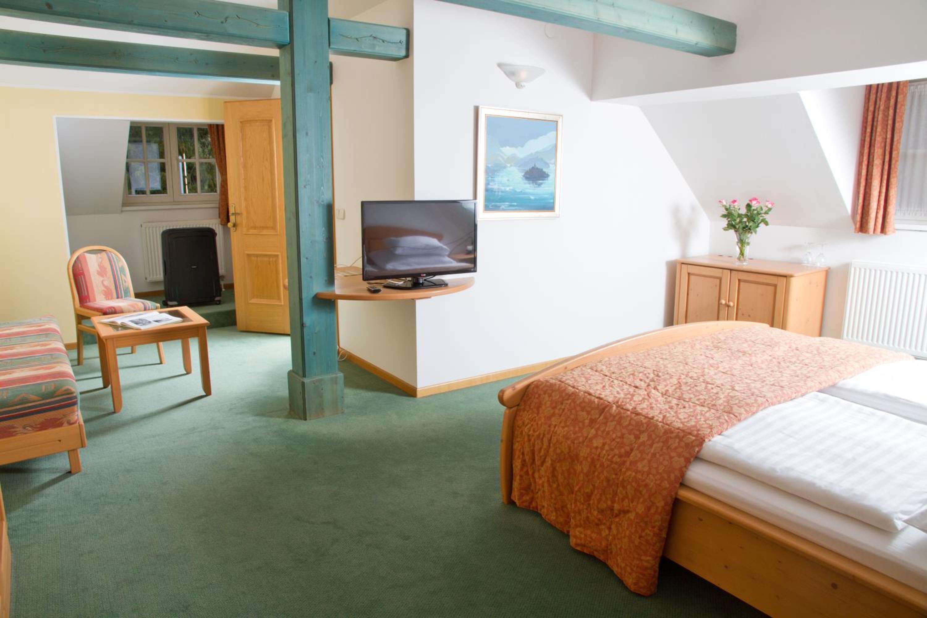 Double Room with Extra Bed - Photo 5