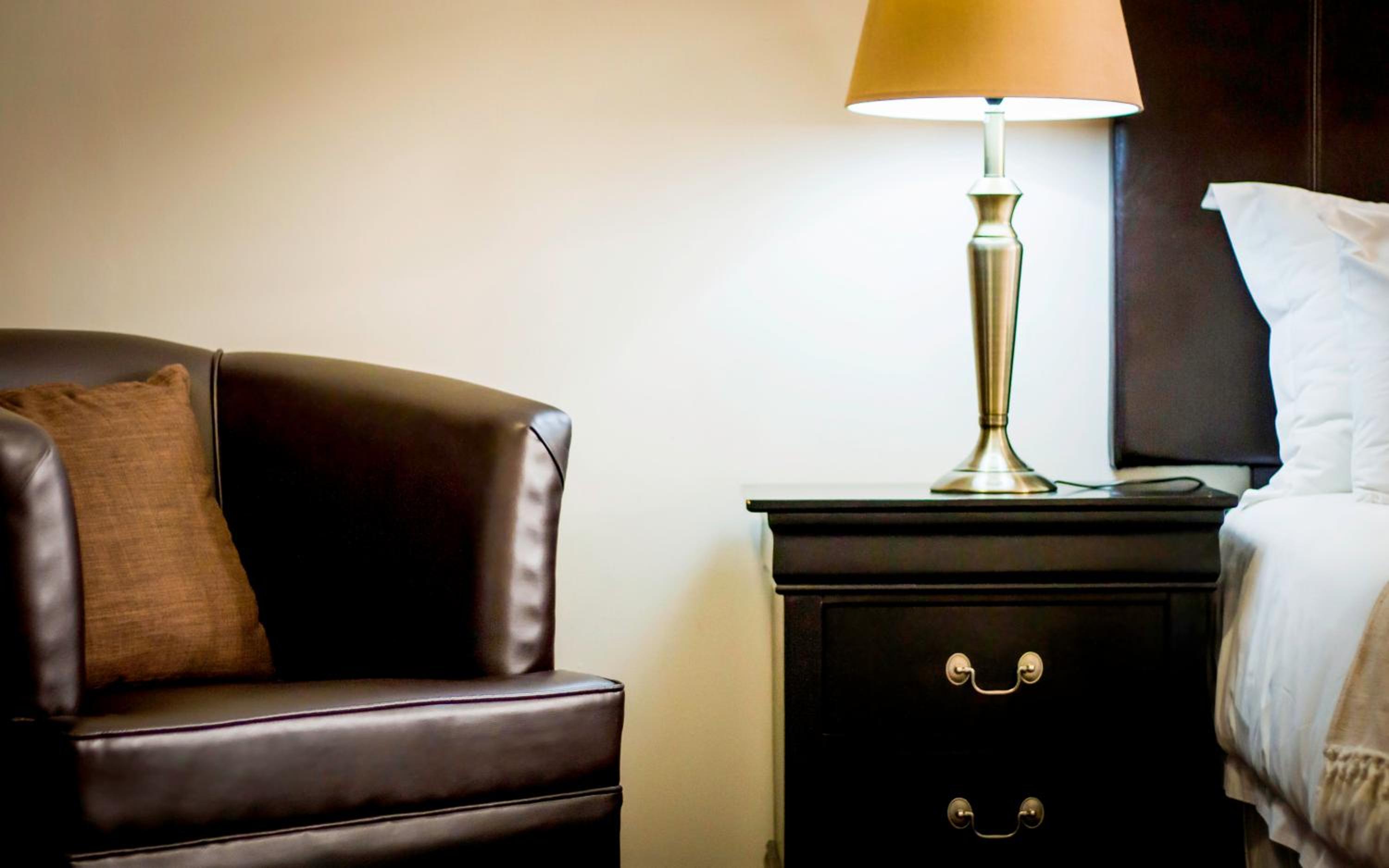 Deluxe King Suite - Photo 12