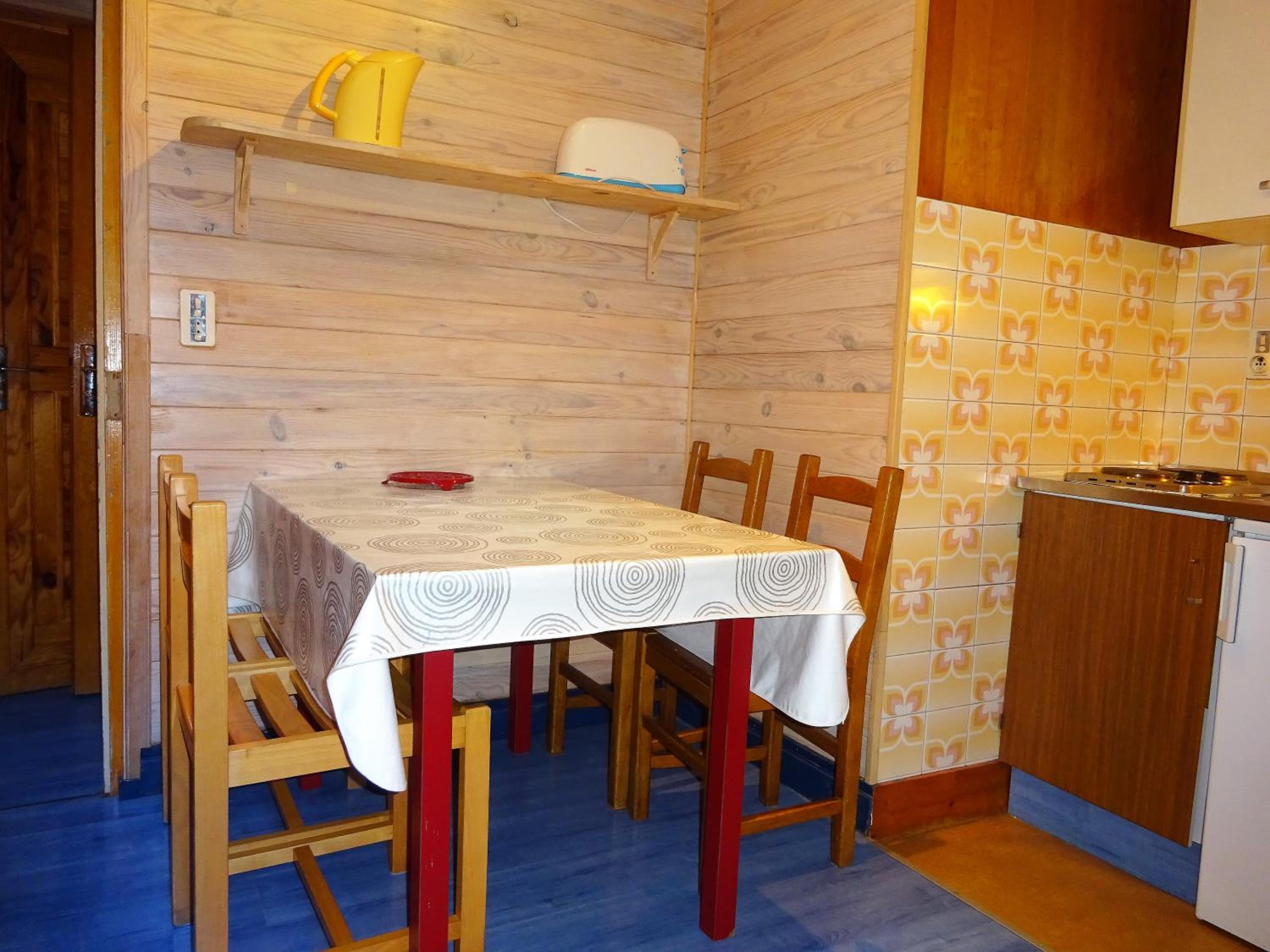 Apartment with Mountain View photo 3