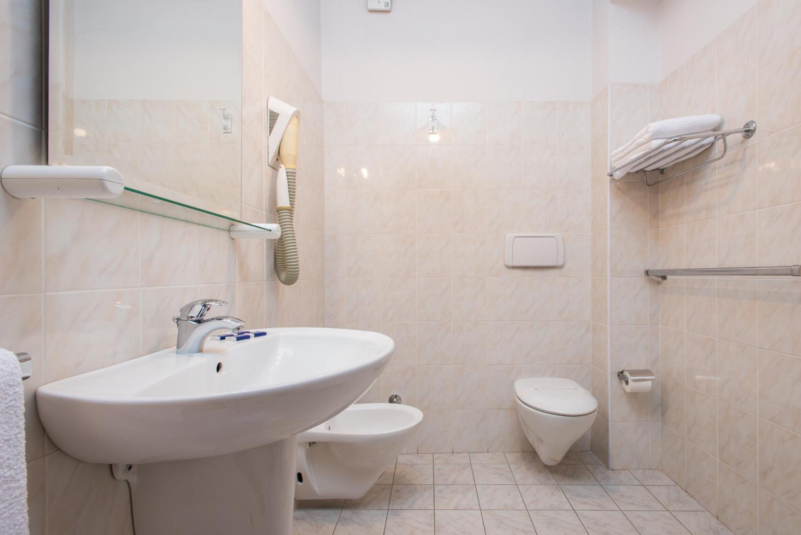 Double or Twin Room photo 2