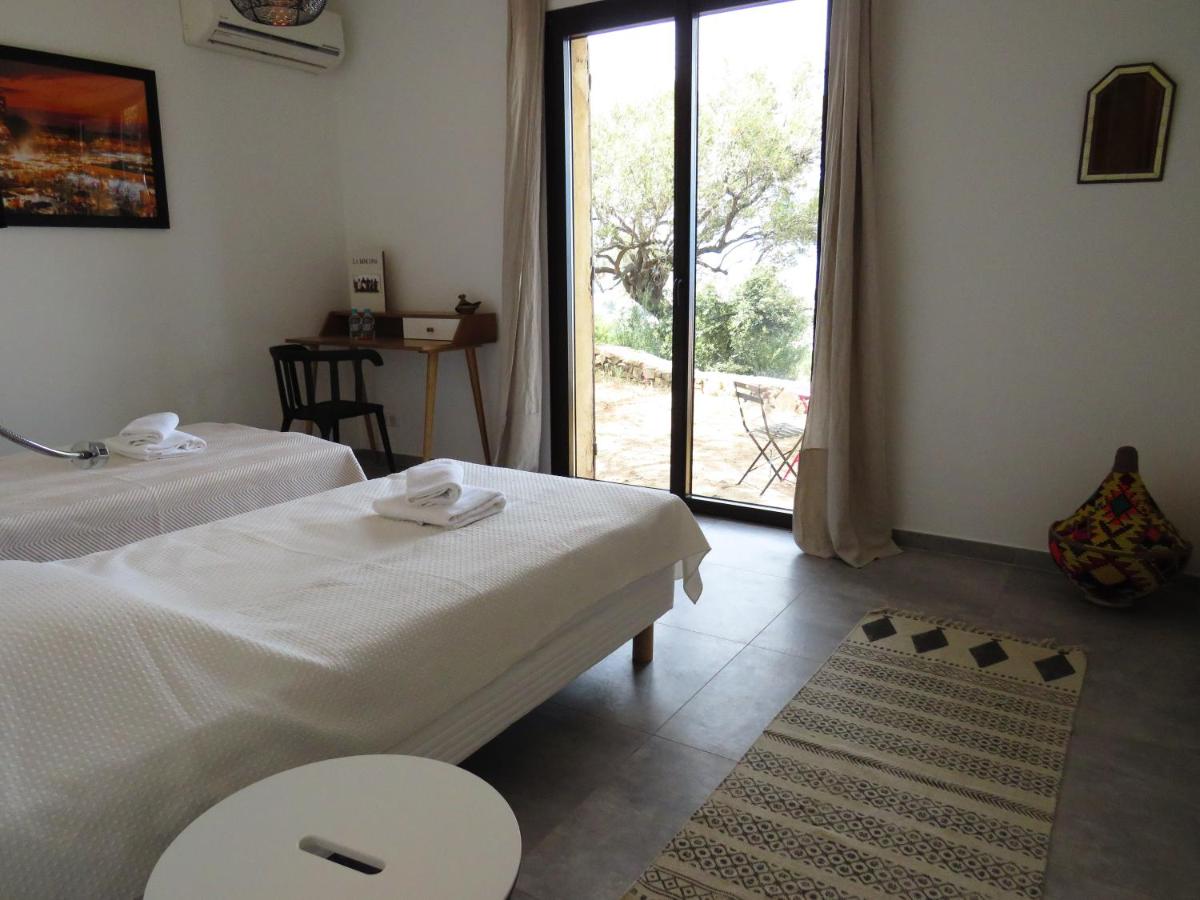 Superior Twin Room with Street View and Sea View photo 3