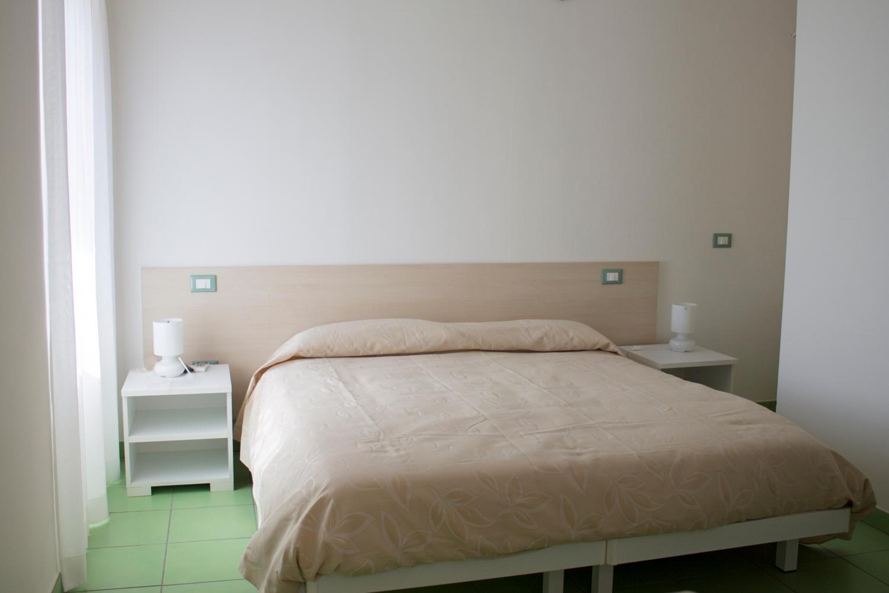 Standard Double or Twin Room photo 1