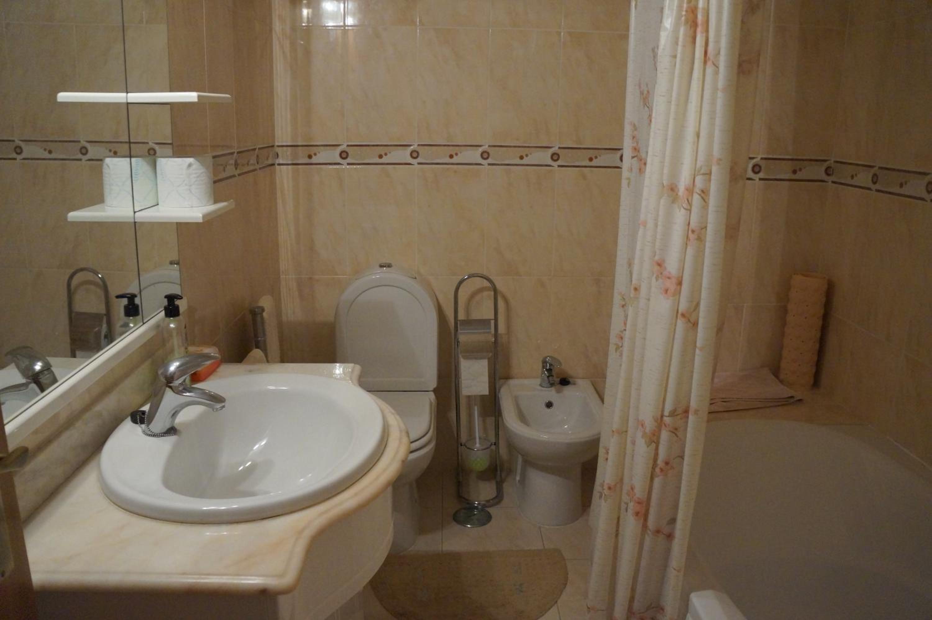 Suite with Balcony - Photo 5