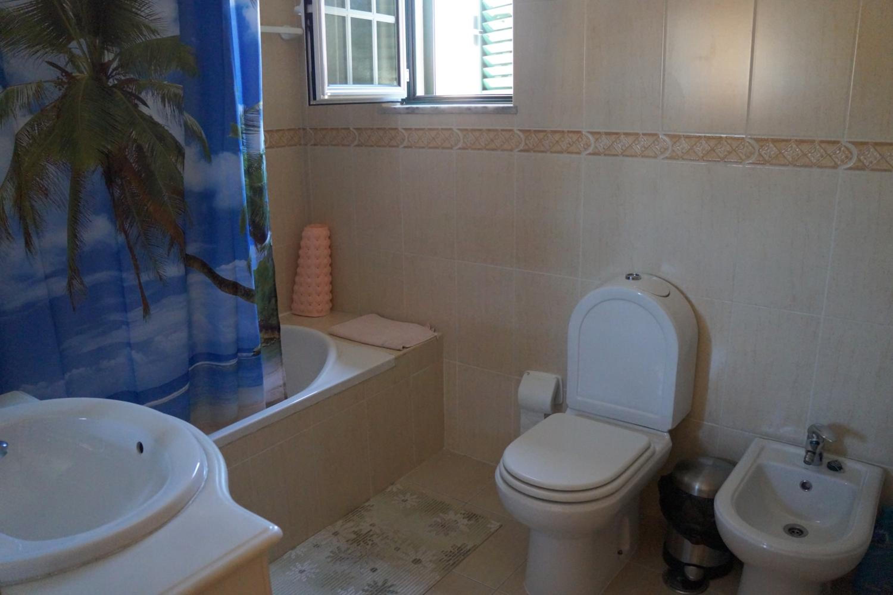 Double Room with Private External Bathroom - Photo 11