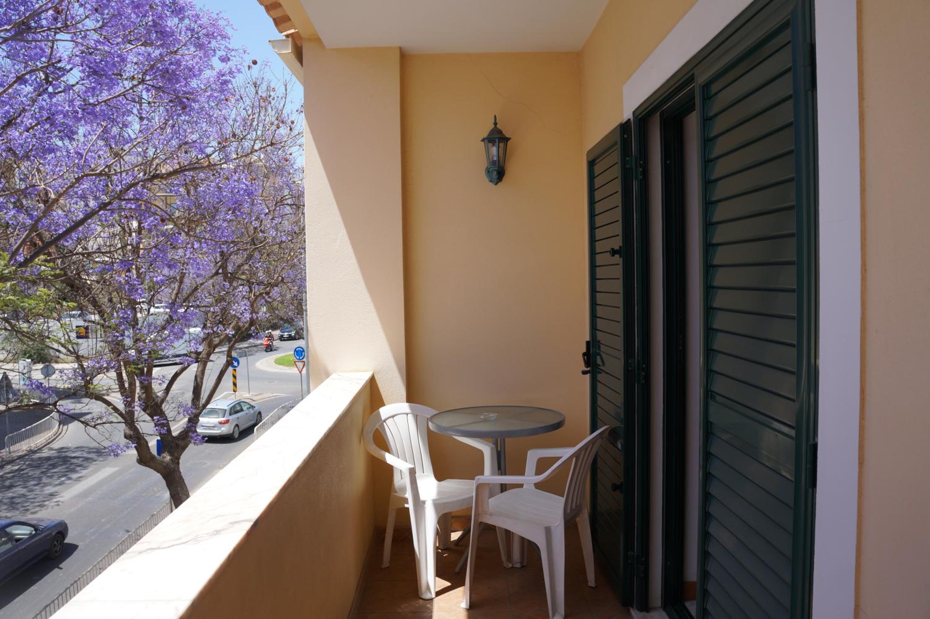 Suite with Balcony - Photo 10