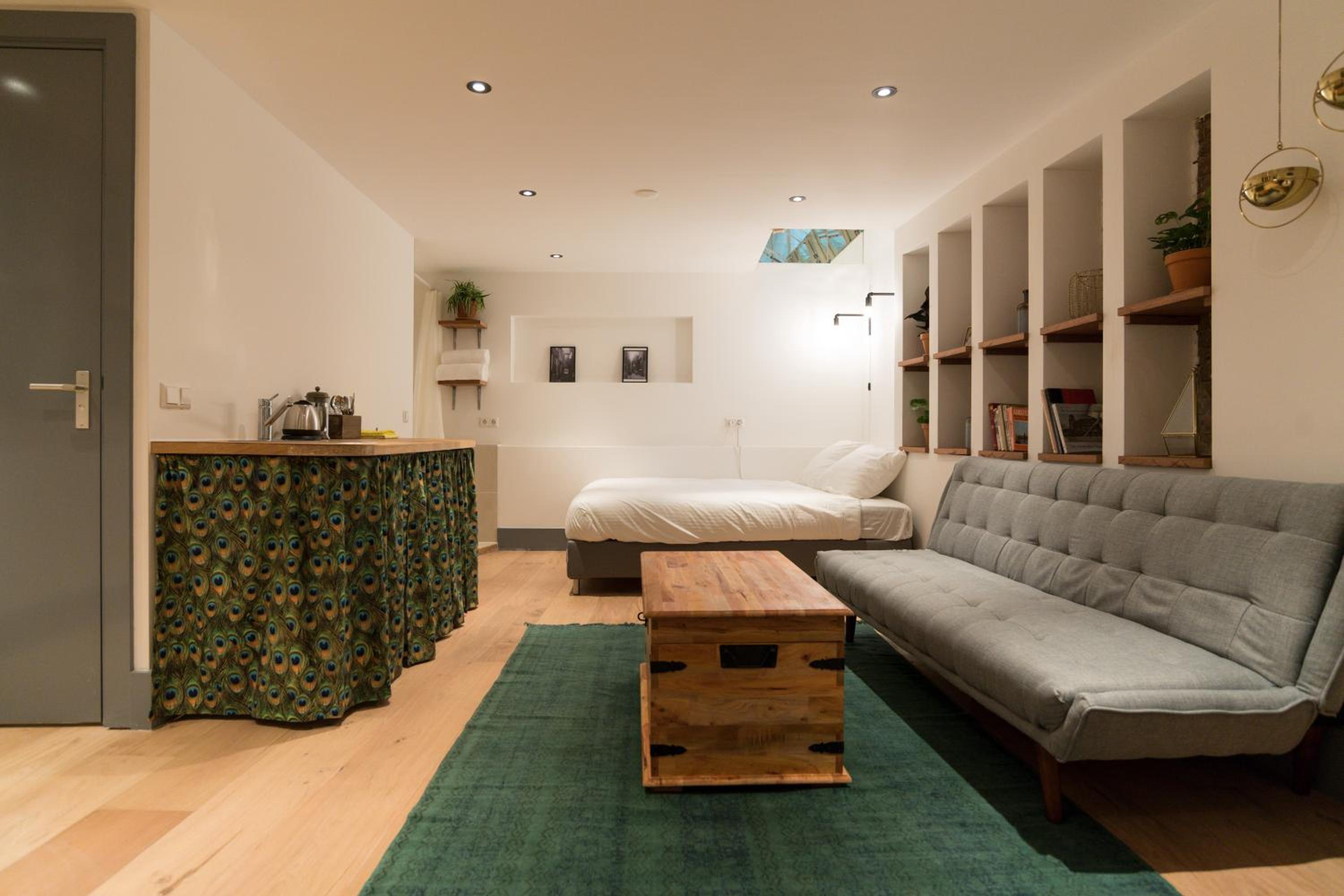 Apartment photo 2