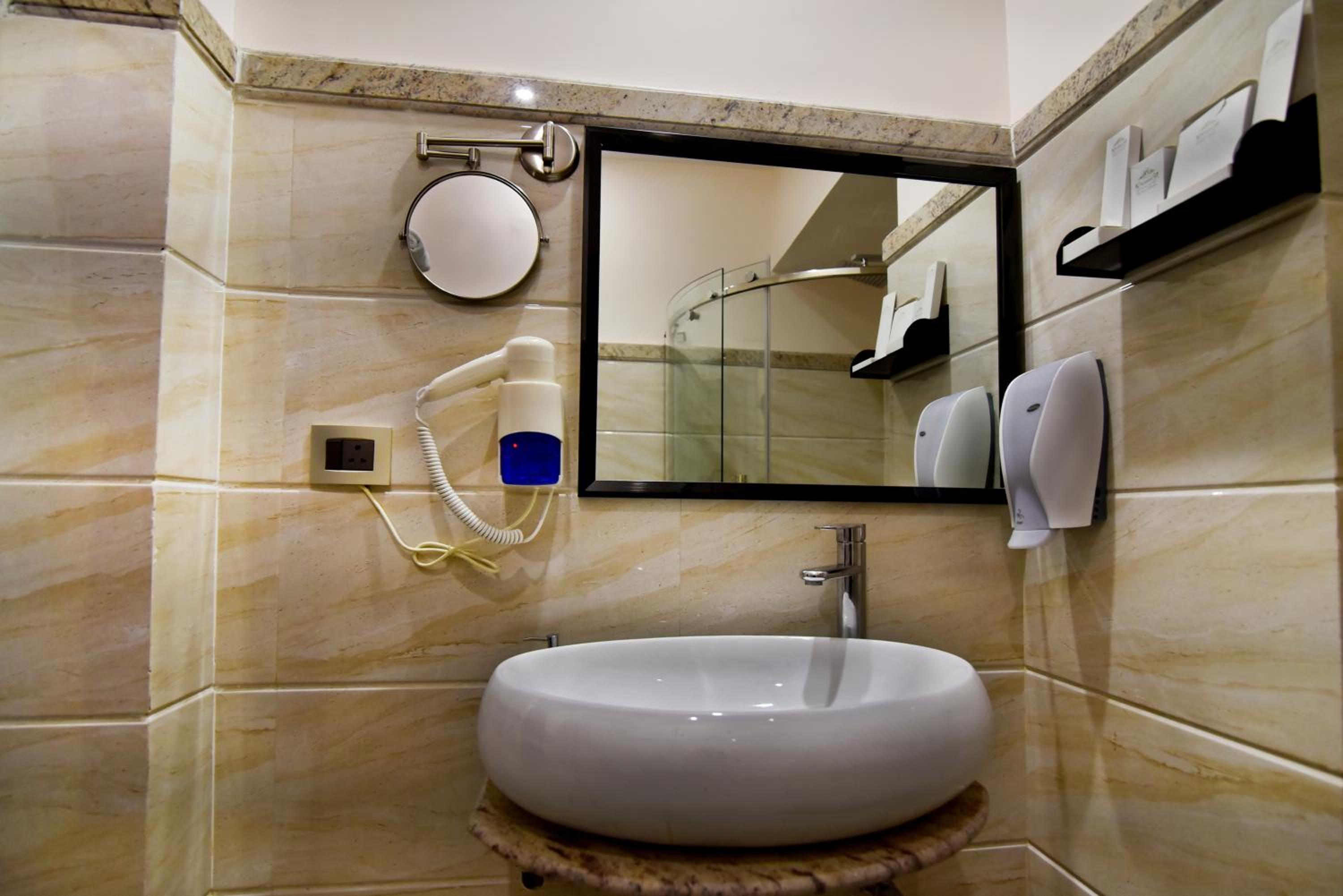 Deluxe Single or Twin Room photo 3