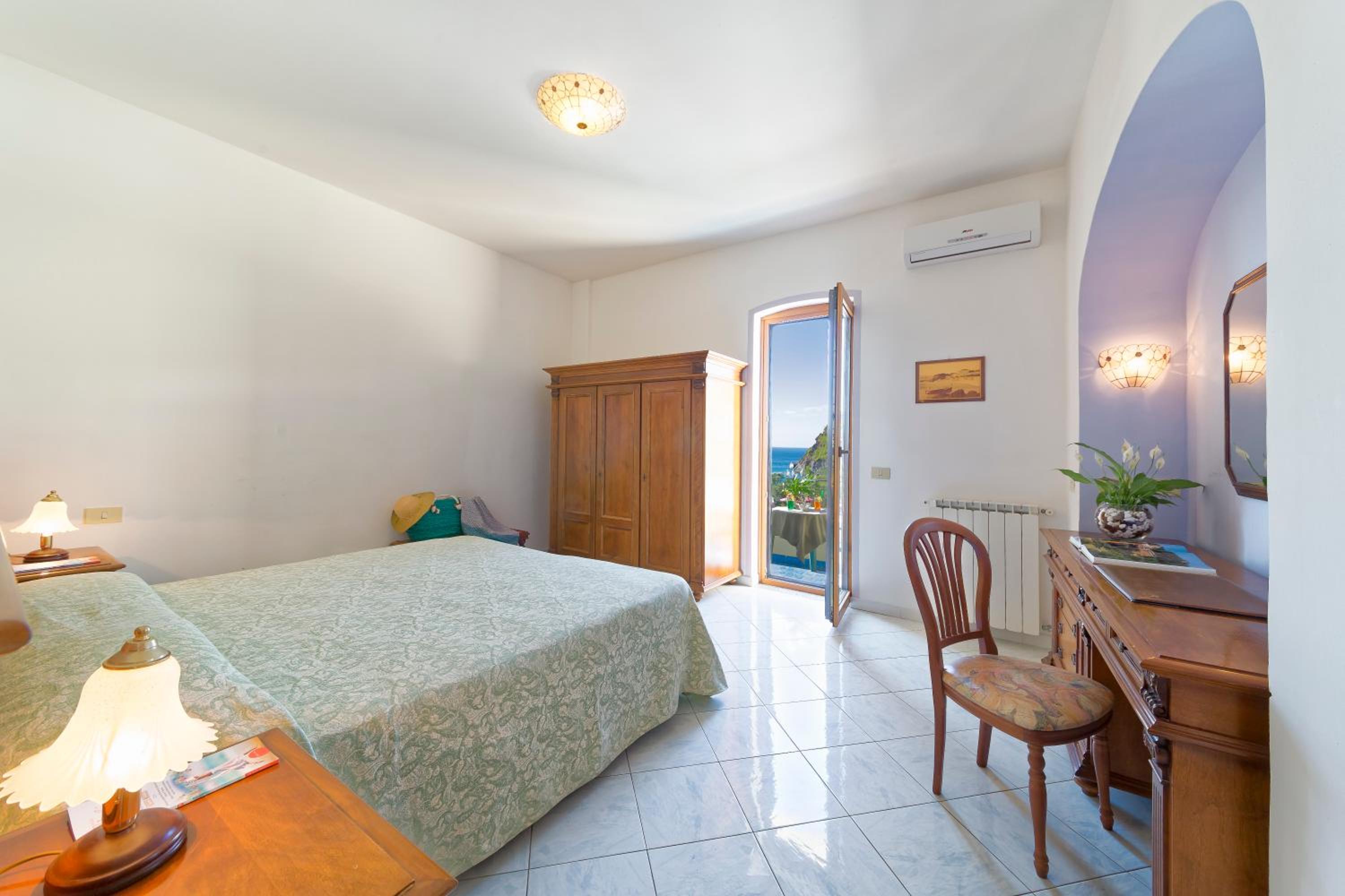 Double Or Twin Room With Garden View