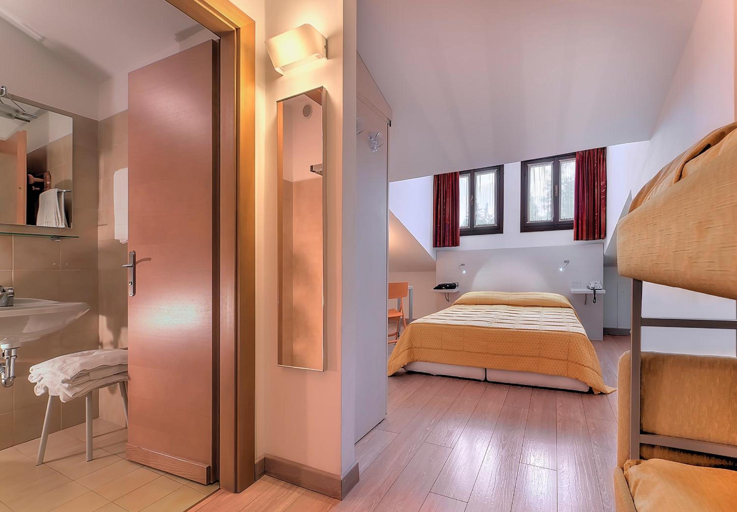 Quadruple Room - Attic - Photo 4
