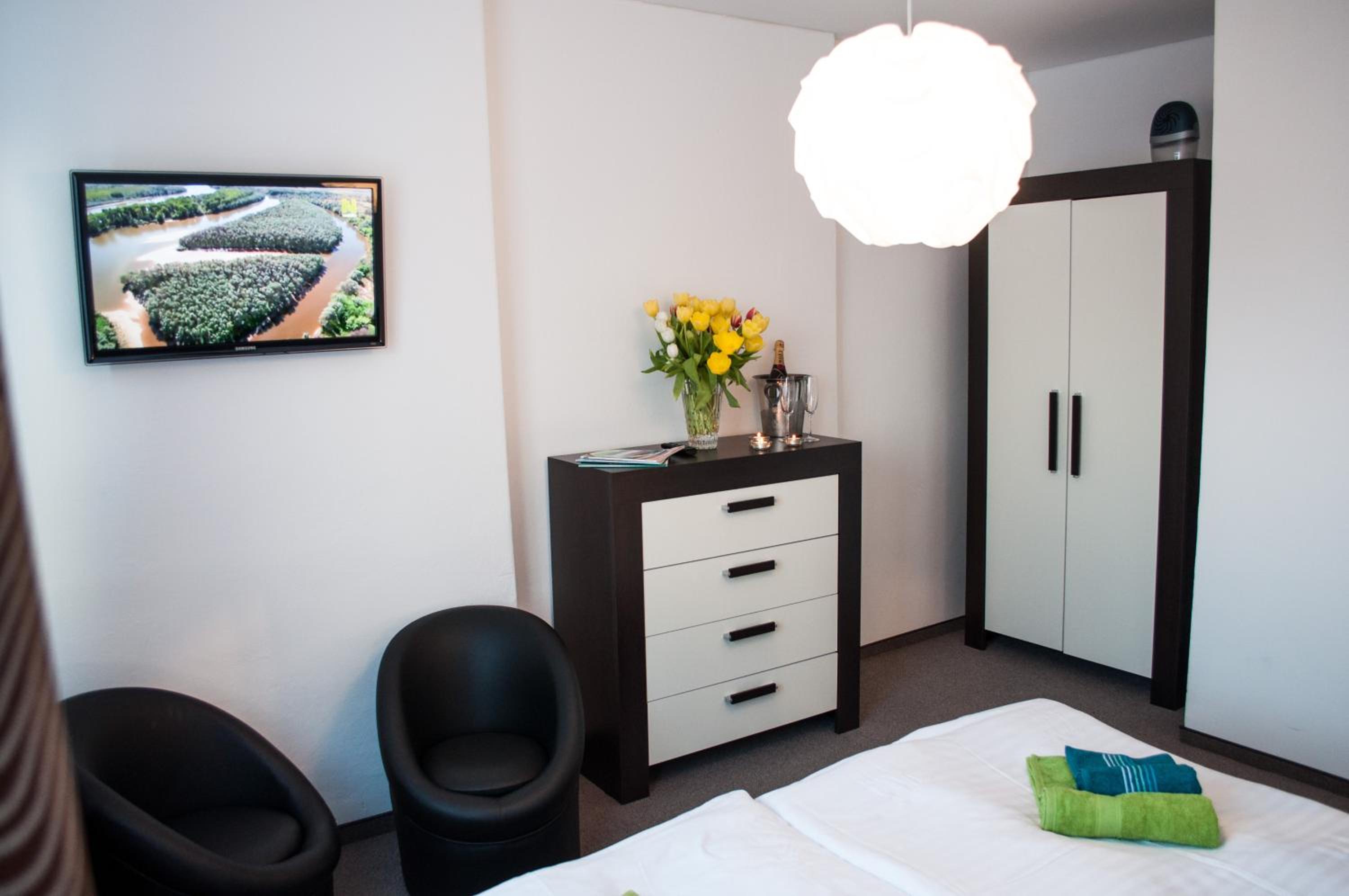 Double Room - Photo 6
