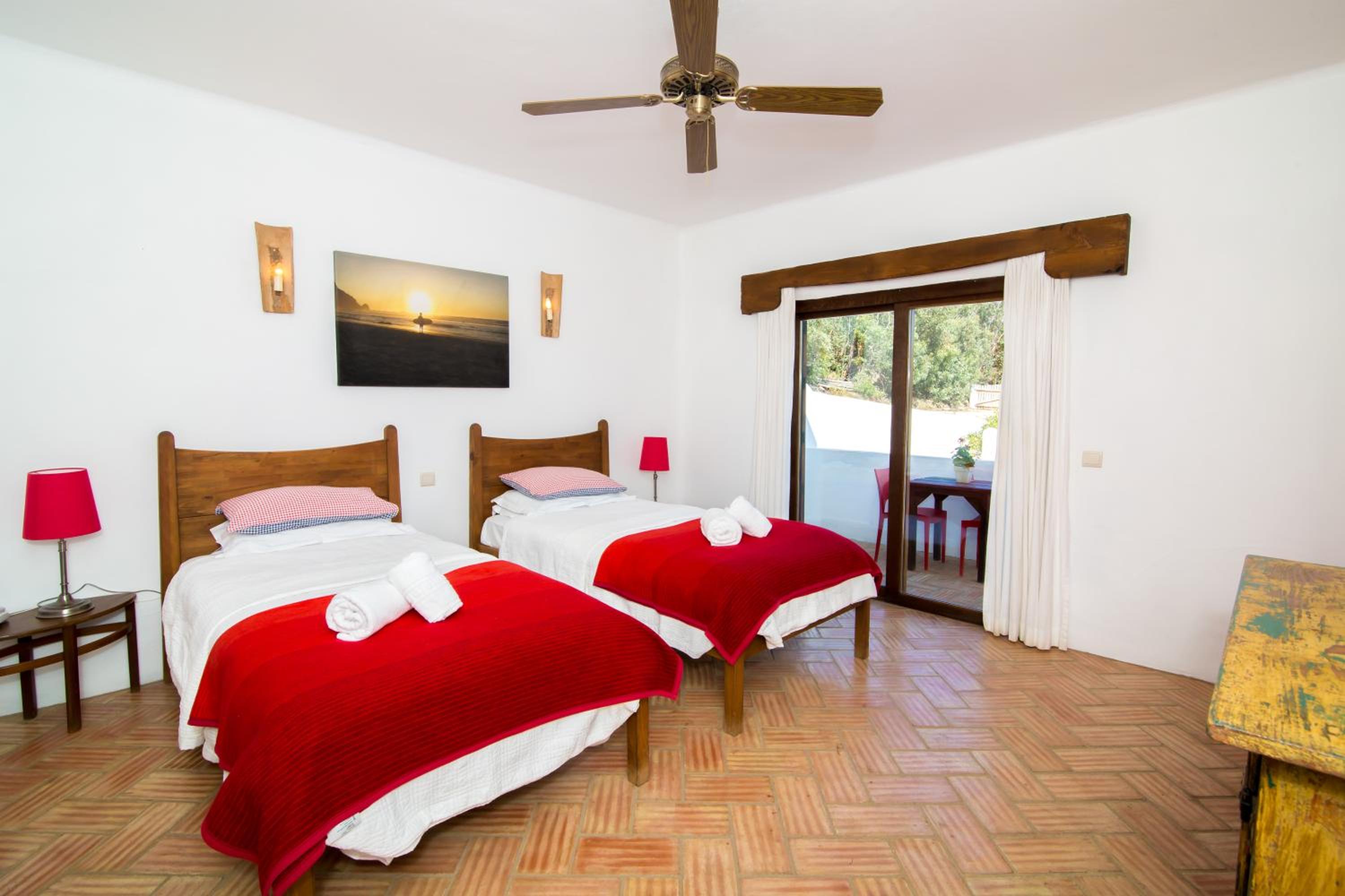 Standard Twin Room - Photo 1